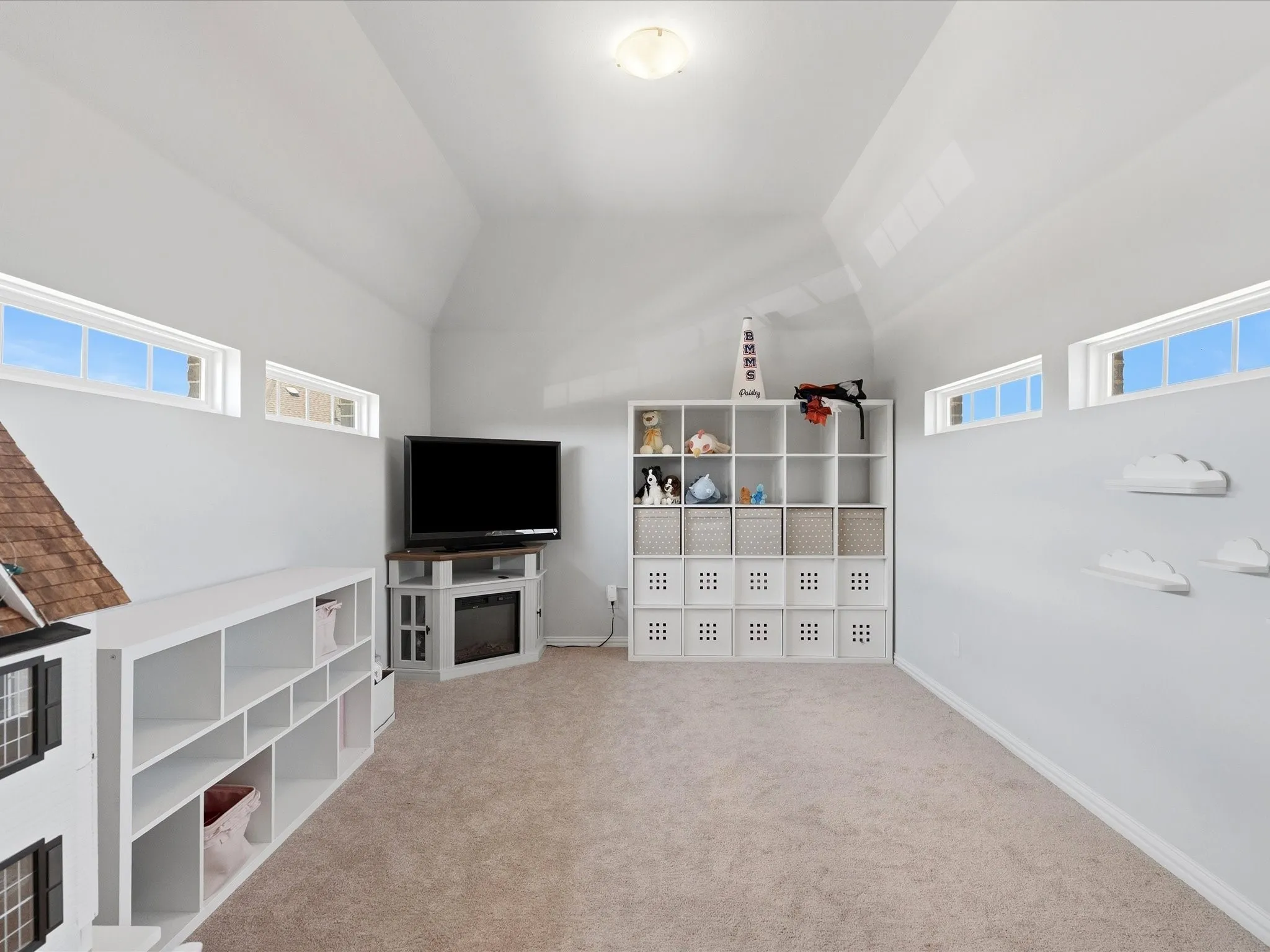 Play area off secondary bedroom (5)