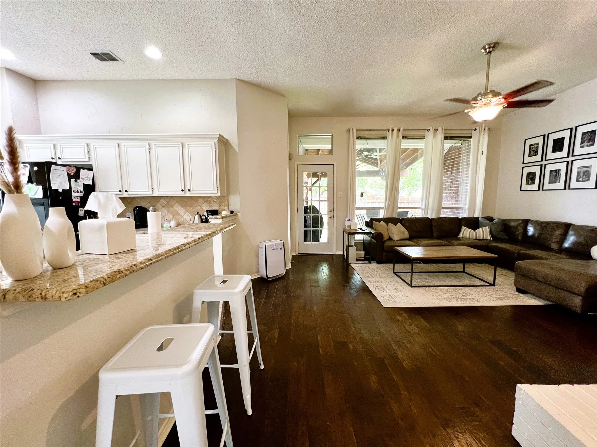 Single Family Residence For Rent in Collin County , 11413 Huntington Road, Frisco, Texas 75035, 4 Bedroom, 2 Bathroom, 2 Garage spaces, 1,860 Sqft, built in 1995, mls#21325545, Real Estate Agent in Frisco, Homes For Rent in Collin county, Homes For Rent in Frisco, Realtor in Frisco Texas, Real Estate Brokerage Independent Realty Texas, Luminita Cordes Realtor