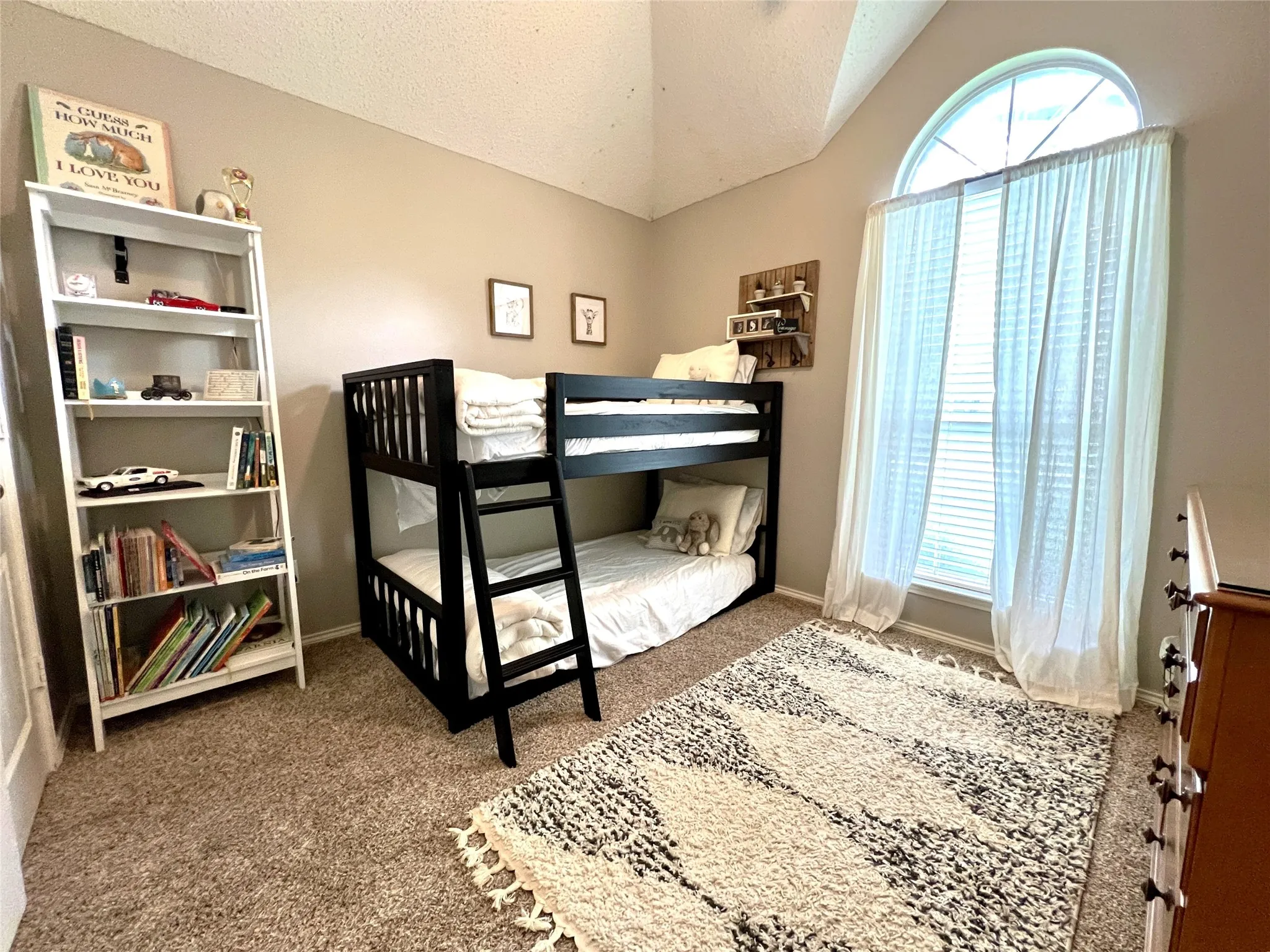 Single Family Residence For Rent in Collin County , 11413 Huntington Road, Frisco, Texas 75035, 4 Bedroom, 2 Bathroom, 2 Garage spaces, 1,860 Sqft, built in 1995, mls#21325545, Real Estate Agent in Frisco, Homes For Rent in Collin county, Homes For Rent in Frisco, Realtor in Frisco Texas, Real Estate Brokerage Independent Realty Texas, Luminita Cordes Realtor
