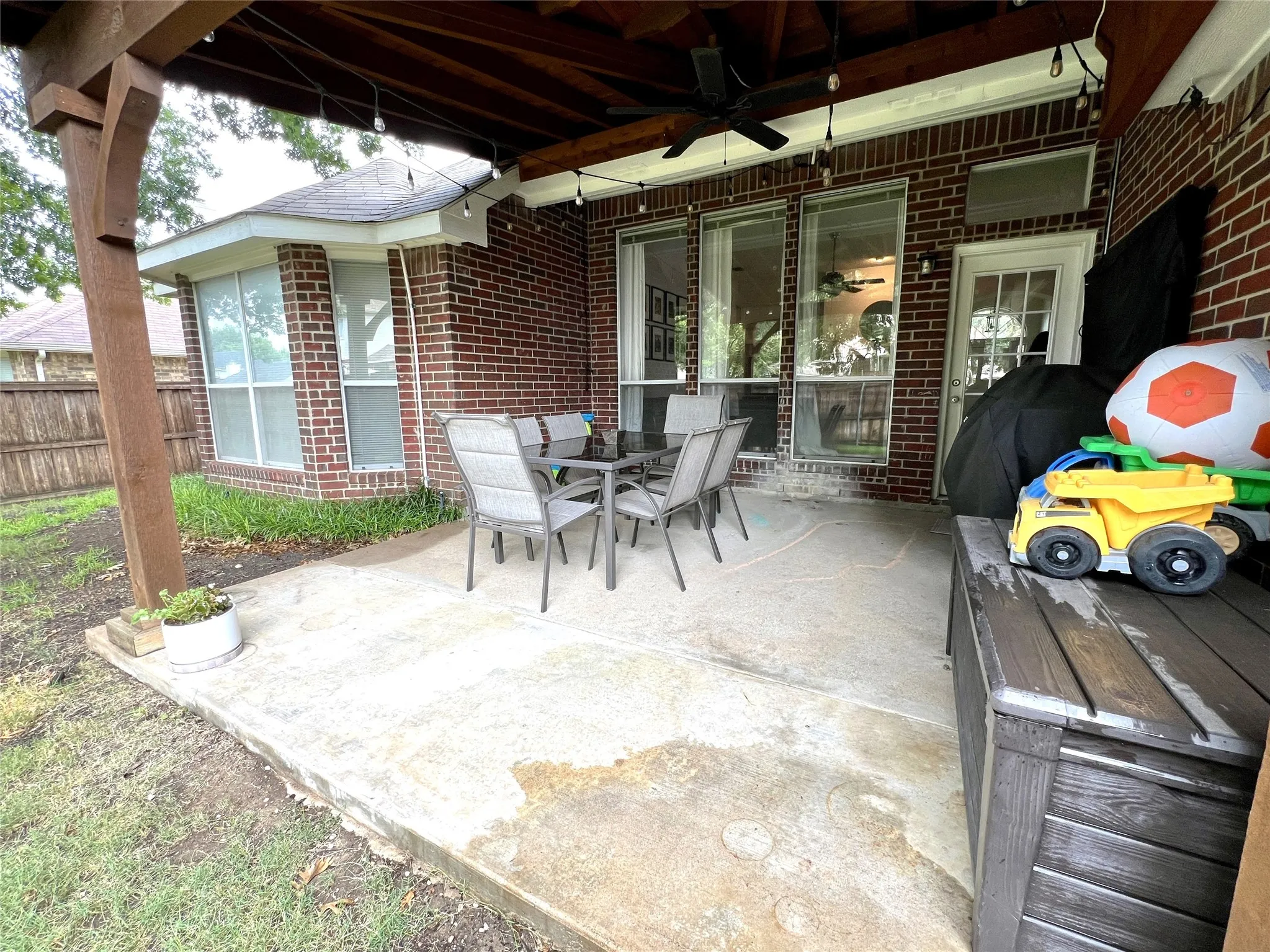 Single Family Residence For Rent in Collin County , 11413 Huntington Road, Frisco, Texas 75035, 4 Bedroom, 2 Bathroom, 2 Garage spaces, 1,860 Sqft, built in 1995, mls#21325545, Real Estate Agent in Frisco, Homes For Rent in Collin county, Homes For Rent in Frisco, Realtor in Frisco Texas, Real Estate Brokerage Independent Realty Texas, Luminita Cordes Realtor
