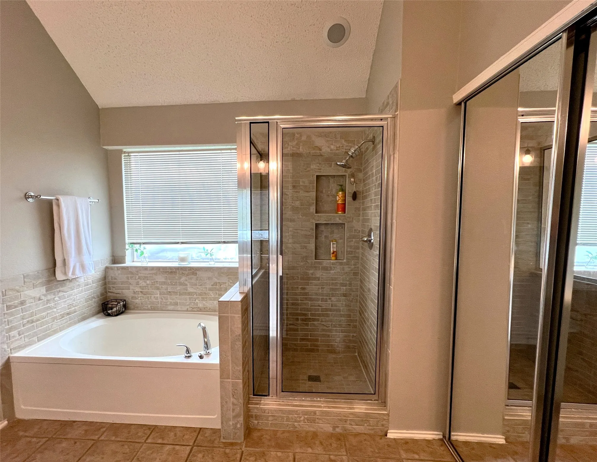 Single Family Residence For Rent in Collin County , 11413 Huntington Road, Frisco, Texas 75035, 4 Bedroom, 2 Bathroom, 2 Garage spaces, 1,860 Sqft, built in 1995, mls#21325545, Real Estate Agent in Frisco, Homes For Rent in Collin county, Homes For Rent in Frisco, Realtor in Frisco Texas, Real Estate Brokerage Independent Realty Texas, Luminita Cordes Realtor