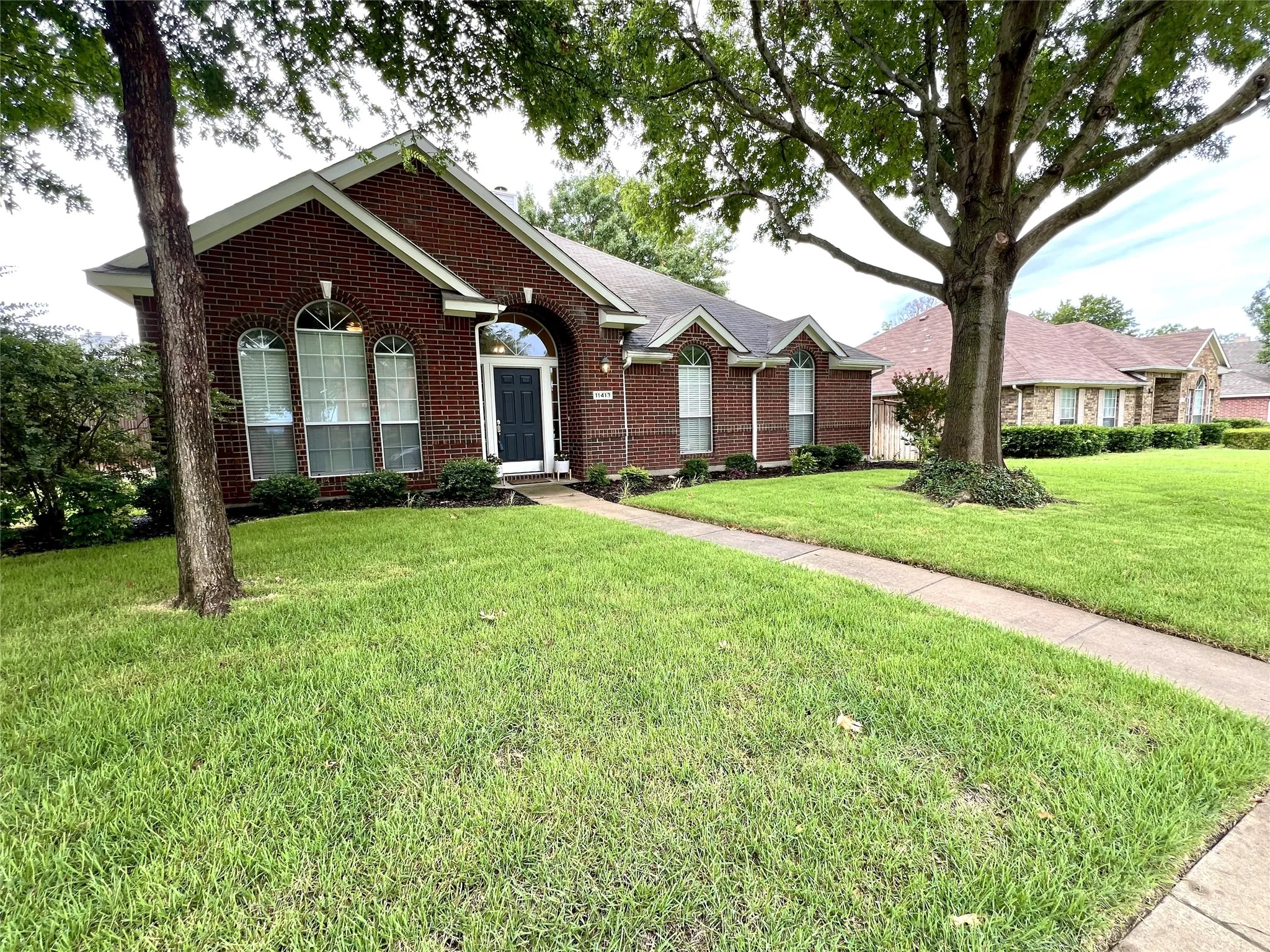 Single Family Residence For Rent in Collin County , 11413 Huntington Road, Frisco, Texas 75035, 4 Bedroom, 2 Bathroom, 2 Garage spaces, 1,860 Sqft, built in 1995, mls#21325545, Real Estate Agent in Frisco, Homes For Rent in Collin county, Homes For Rent in Frisco, Realtor in Frisco Texas, Real Estate Brokerage Independent Realty Texas, Luminita Cordes Realtor