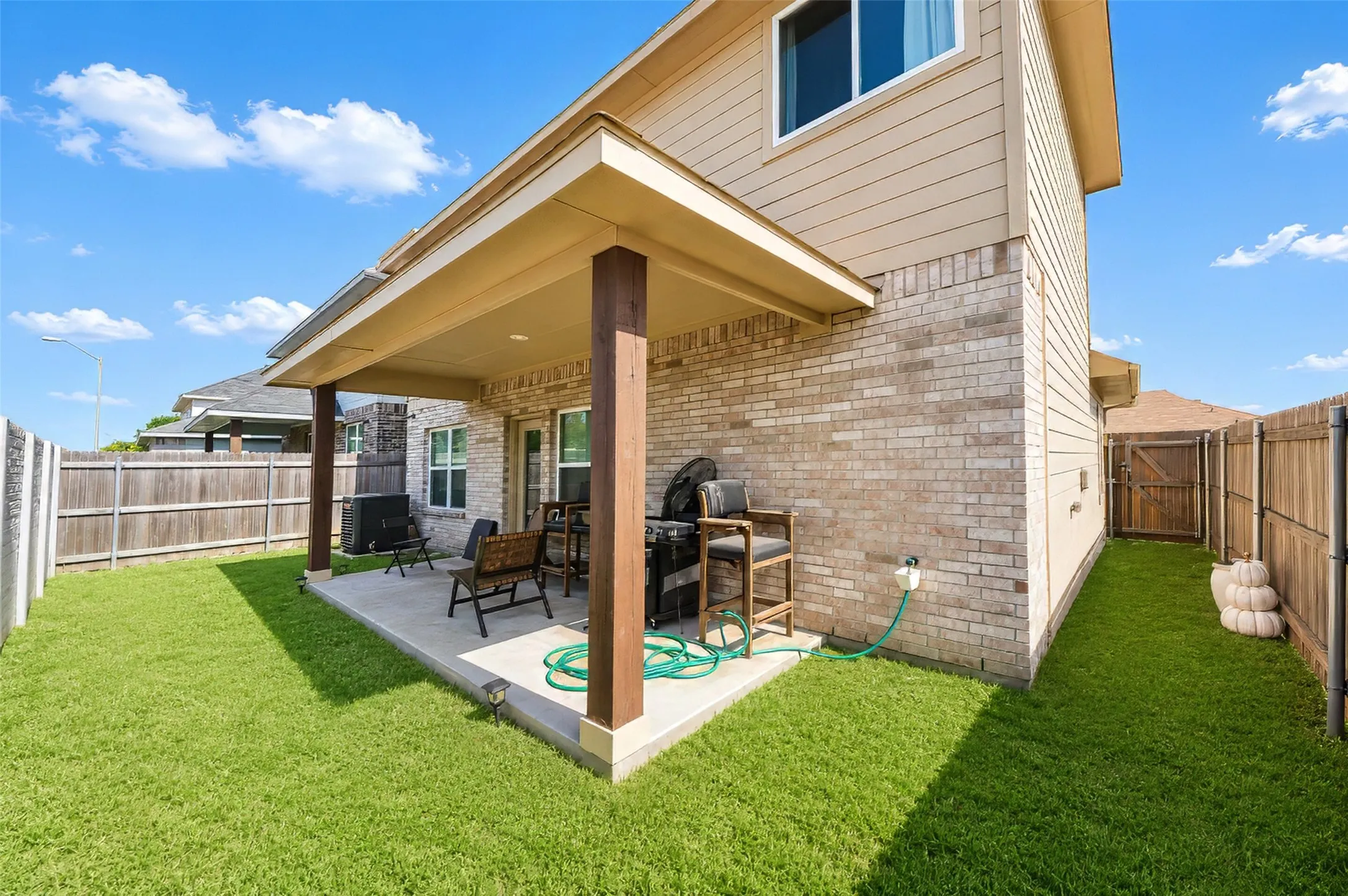 Single Family Residence For Sale in Dallas County , 256 Natalie Drive, Grand Prairie, Texas 75051, 4 Bedroom, 3 Bathroom, 2 Garage spaces, 2,408 Sqft, built in 2022, mls#21311808, Real Estate Agent in Grand Prairie, Homes For Sale in Dallas county, Homes For Sale in Grand Prairie, Realtor in Grand Prairie Texas, Real Estate Brokerage Independent Realty Texas, Luminita Cordes Realtor