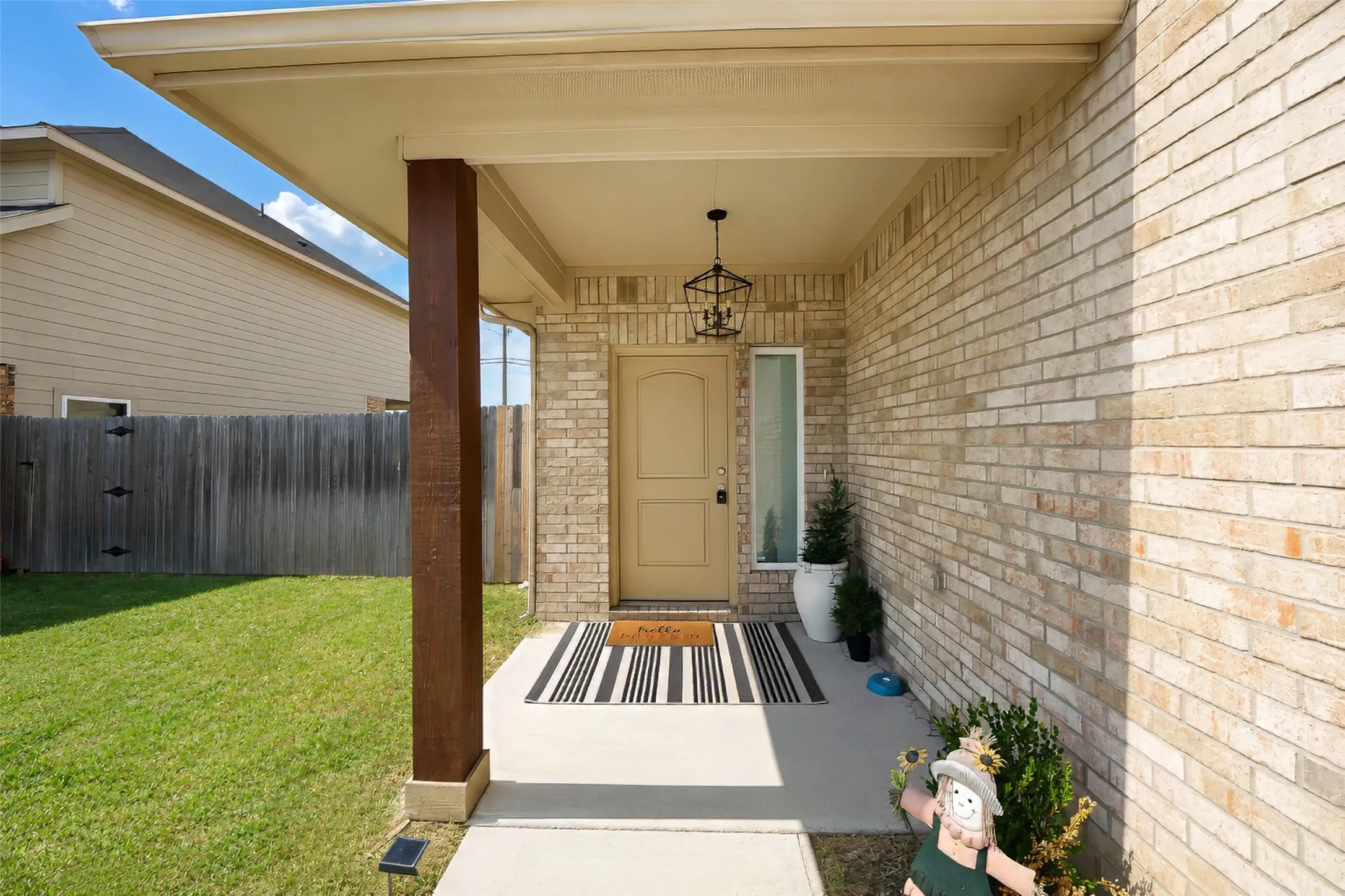 Single Family Residence For Sale in Dallas County , 256 Natalie Drive, Grand Prairie, Texas 75051, 4 Bedroom, 3 Bathroom, 2 Garage spaces, 2,408 Sqft, built in 2022, mls#21311808, Real Estate Agent in Grand Prairie, Homes For Sale in Dallas county, Homes For Sale in Grand Prairie, Realtor in Grand Prairie Texas, Real Estate Brokerage Independent Realty Texas, Luminita Cordes Realtor