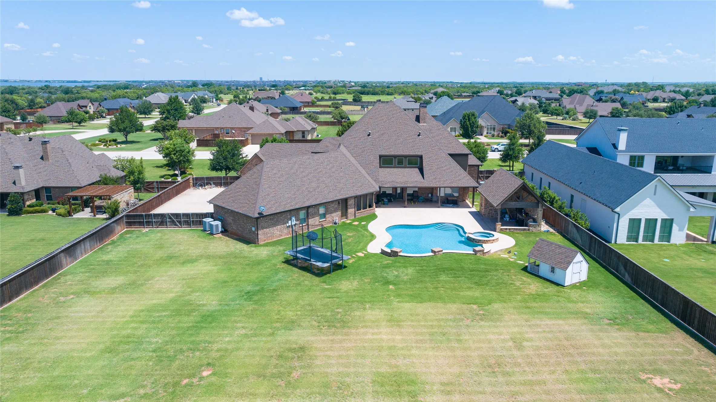 Single Family Residence For Sale in Taylor County , 709 Prosperity Road, Abilene, Texas 79602, 5 Bedroom, 6 Bathroom, 4 Garage spaces, 5,382 Sqft, built in 2015, mls#21324144, Real Estate Agent in Abilene, Homes For Sale in Taylor county, Homes For Sale in Abilene, Realtor in Abilene Texas, Real Estate Brokerage Independent Realty Texas, Luminita Cordes Realtor