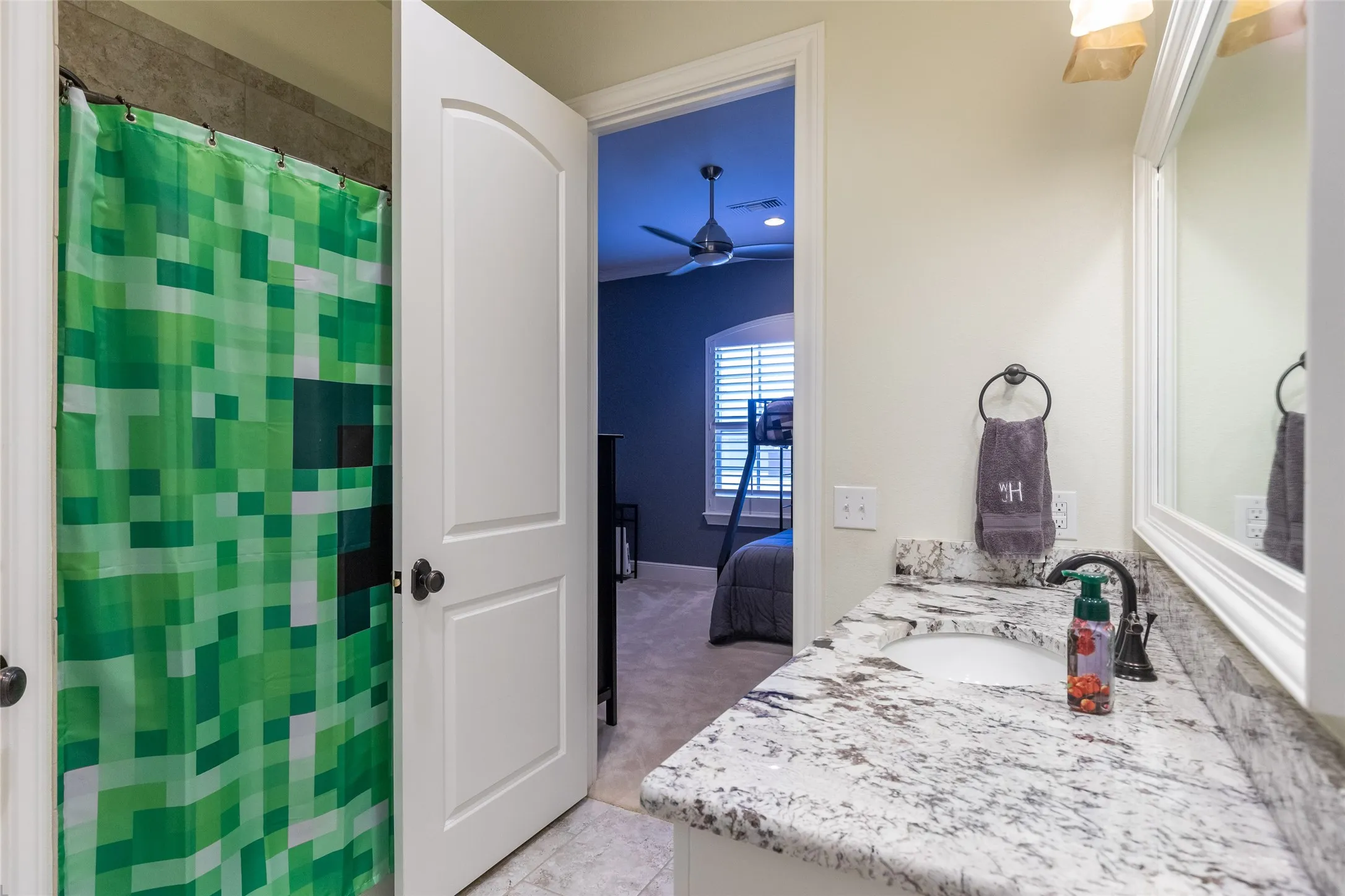 Single Family Residence For Sale in Taylor County , 709 Prosperity Road, Abilene, Texas 79602, 5 Bedroom, 6 Bathroom, 4 Garage spaces, 5,382 Sqft, built in 2015, mls#21324144, Real Estate Agent in Abilene, Homes For Sale in Taylor county, Homes For Sale in Abilene, Realtor in Abilene Texas, Real Estate Brokerage Independent Realty Texas, Luminita Cordes Realtor