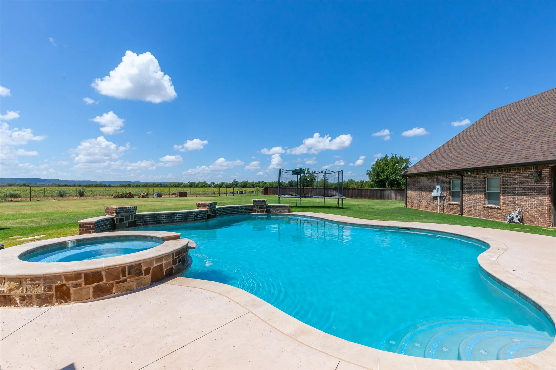 Single Family Residence For Sale in Taylor County , 709 Prosperity Road, Abilene, Texas 79602, 5 Bedroom, 6 Bathroom, 4 Garage spaces, 5,382 Sqft, built in 2015, mls#21324144, Real Estate Agent in Abilene, Homes For Sale in Taylor county, Homes For Sale in Abilene, Realtor in Abilene Texas, Real Estate Brokerage Independent Realty Texas, Luminita Cordes Realtor