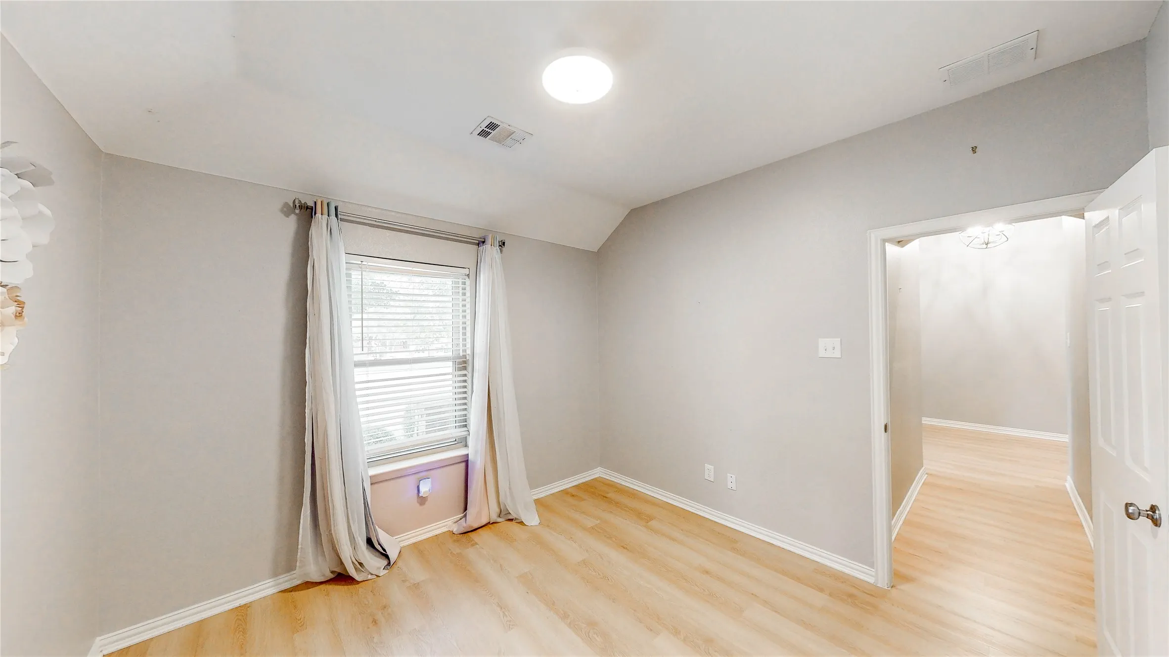 Single Family Residence For Sale in Denton County , 3924 Appleton Lane, Flower Mound, Texas 75022, 3 Bedroom, 2 Bathroom, 2 Garage spaces, 2,552 Sqft, built in 2003, mls#21325543, Real Estate Agent in Flower Mound, Homes For Sale in Denton county, Homes For Sale in Flower Mound, Realtor in Flower Mound Texas, Real Estate Brokerage Independent Realty Texas, Luminita Cordes Realtor