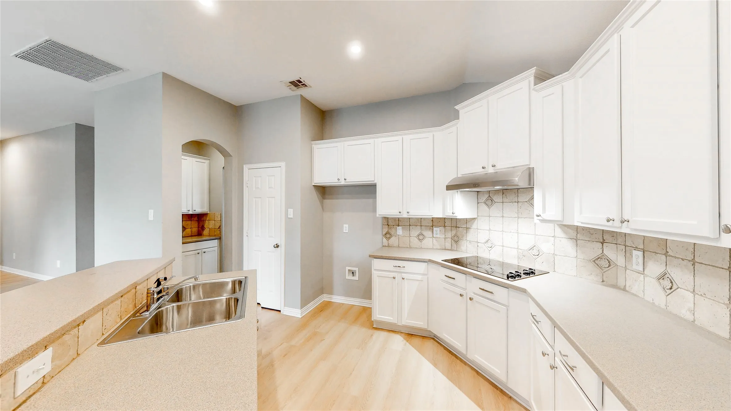Single Family Residence For Sale in Denton County , 3924 Appleton Lane, Flower Mound, Texas 75022, 3 Bedroom, 2 Bathroom, 2 Garage spaces, 2,552 Sqft, built in 2003, mls#21325543, Real Estate Agent in Flower Mound, Homes For Sale in Denton county, Homes For Sale in Flower Mound, Realtor in Flower Mound Texas, Real Estate Brokerage Independent Realty Texas, Luminita Cordes Realtor