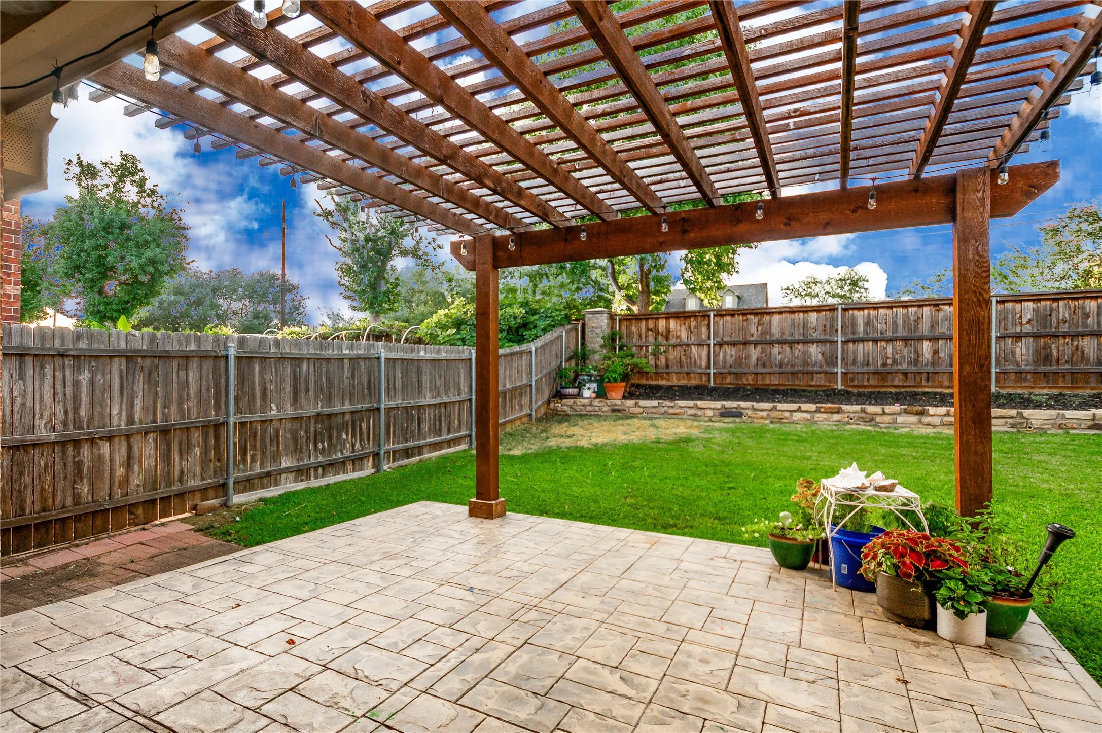 Single Family Residence For Sale in Denton County , 3924 Appleton Lane, Flower Mound, Texas 75022, 3 Bedroom, 2 Bathroom, 2 Garage spaces, 2,552 Sqft, built in 2003, mls#21325543, Real Estate Agent in Flower Mound, Homes For Sale in Denton county, Homes For Sale in Flower Mound, Realtor in Flower Mound Texas, Real Estate Brokerage Independent Realty Texas, Luminita Cordes Realtor