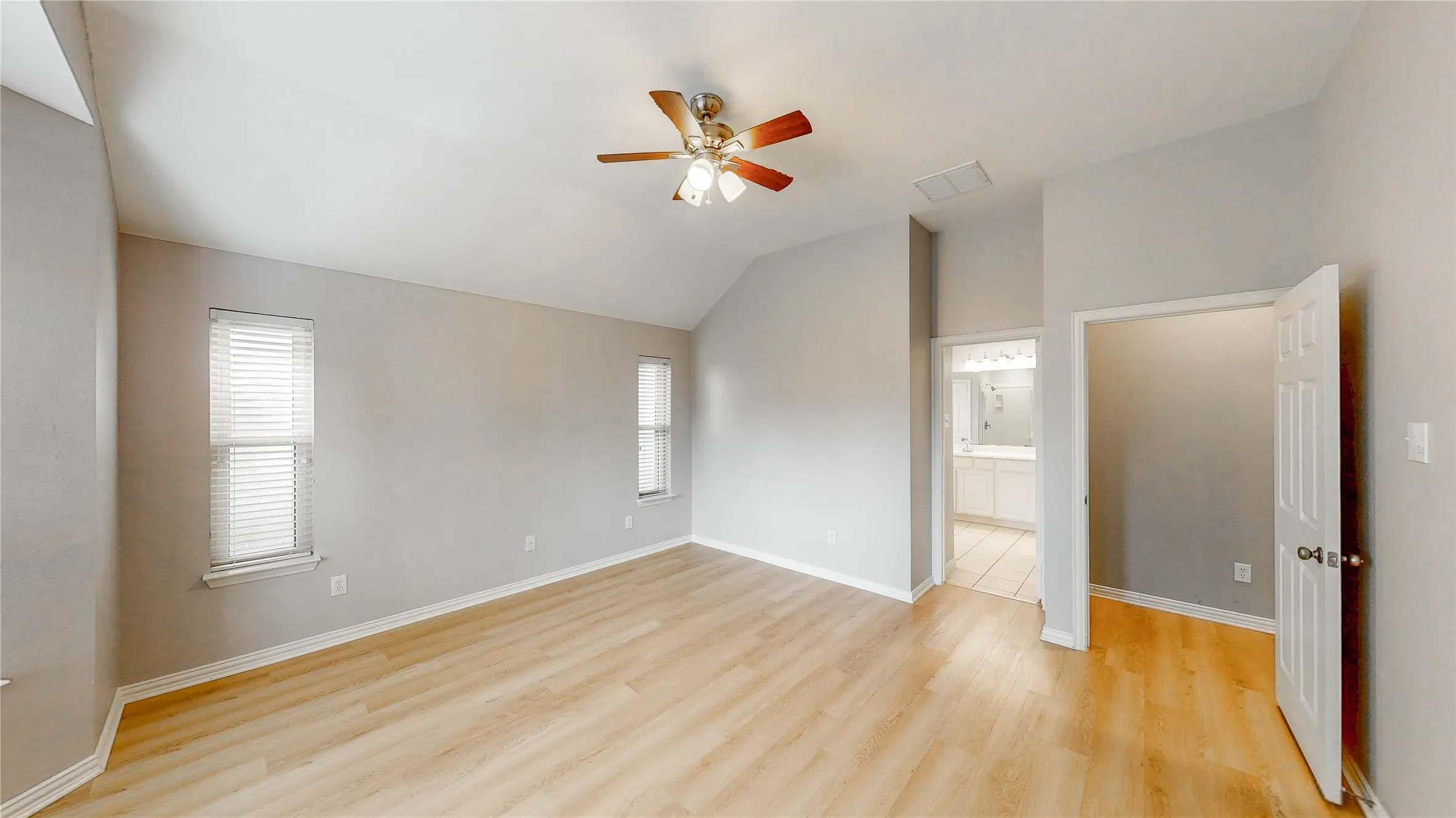Single Family Residence For Sale in Denton County , 3924 Appleton Lane, Flower Mound, Texas 75022, 3 Bedroom, 2 Bathroom, 2 Garage spaces, 2,552 Sqft, built in 2003, mls#21325543, Real Estate Agent in Flower Mound, Homes For Sale in Denton county, Homes For Sale in Flower Mound, Realtor in Flower Mound Texas, Real Estate Brokerage Independent Realty Texas, Luminita Cordes Realtor