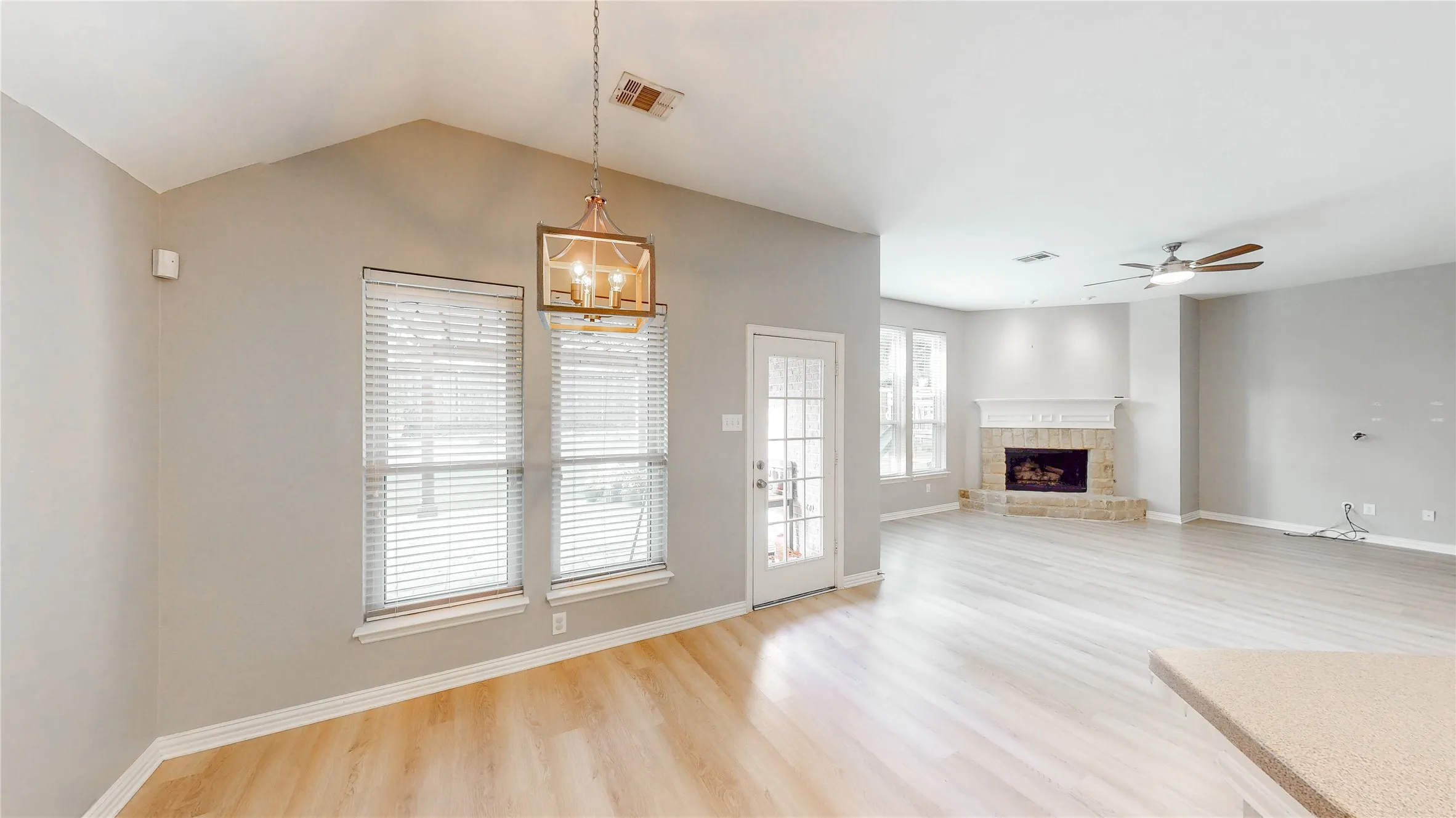 Single Family Residence For Sale in Denton County , 3924 Appleton Lane, Flower Mound, Texas 75022, 3 Bedroom, 2 Bathroom, 2 Garage spaces, 2,552 Sqft, built in 2003, mls#21325543, Real Estate Agent in Flower Mound, Homes For Sale in Denton county, Homes For Sale in Flower Mound, Realtor in Flower Mound Texas, Real Estate Brokerage Independent Realty Texas, Luminita Cordes Realtor