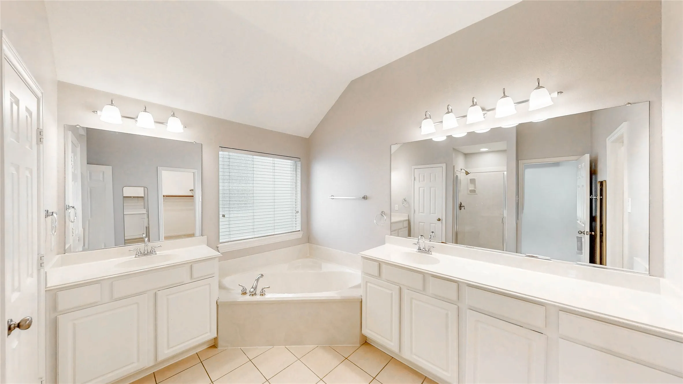 Single Family Residence For Sale in Denton County , 3924 Appleton Lane, Flower Mound, Texas 75022, 3 Bedroom, 2 Bathroom, 2 Garage spaces, 2,552 Sqft, built in 2003, mls#21325543, Real Estate Agent in Flower Mound, Homes For Sale in Denton county, Homes For Sale in Flower Mound, Realtor in Flower Mound Texas, Real Estate Brokerage Independent Realty Texas, Luminita Cordes Realtor