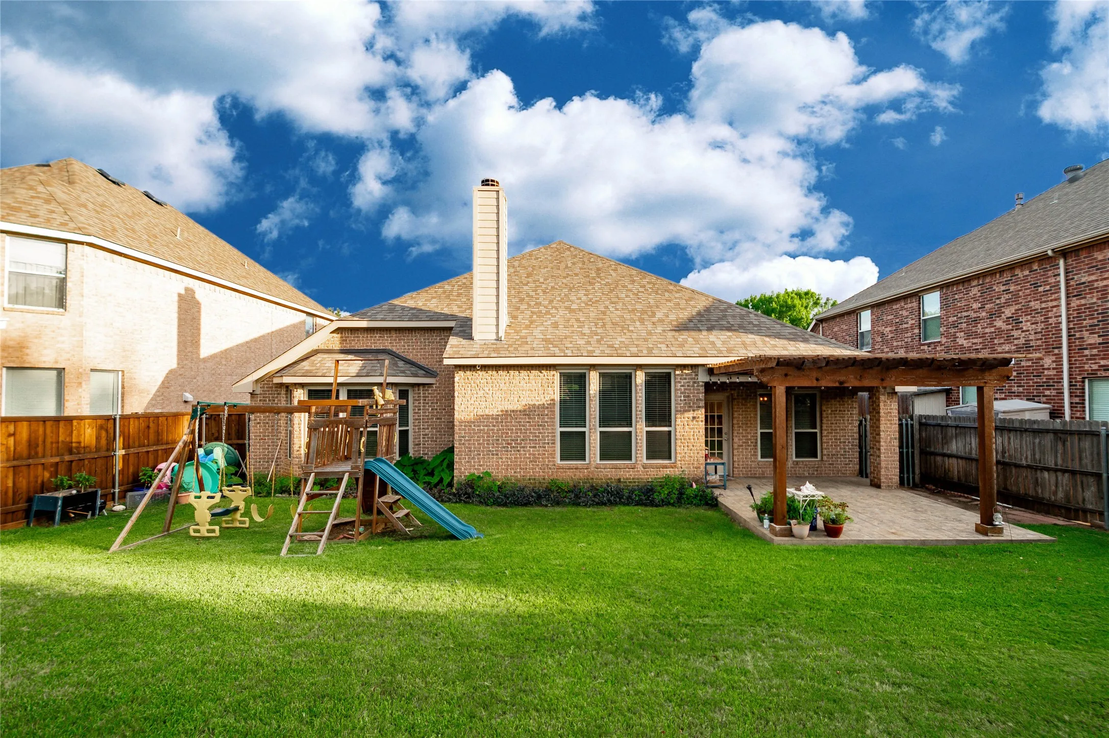 Single Family Residence For Sale in Denton County , 3924 Appleton Lane, Flower Mound, Texas 75022, 3 Bedroom, 2 Bathroom, 2 Garage spaces, 2,552 Sqft, built in 2003, mls#21325543, Real Estate Agent in Flower Mound, Homes For Sale in Denton county, Homes For Sale in Flower Mound, Realtor in Flower Mound Texas, Real Estate Brokerage Independent Realty Texas, Luminita Cordes Realtor