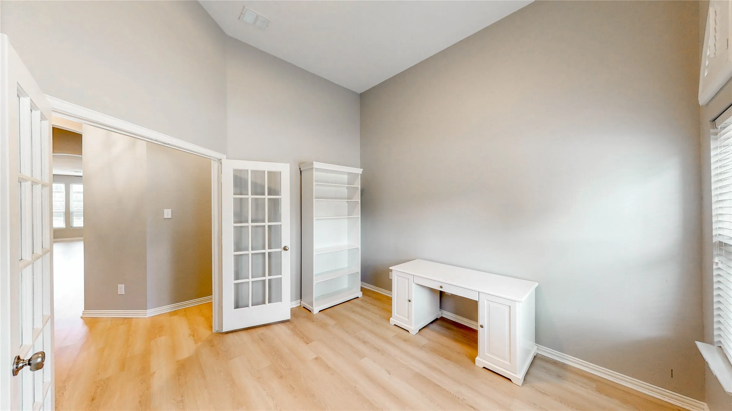 Single Family Residence For Sale in Denton County , 3924 Appleton Lane, Flower Mound, Texas 75022, 3 Bedroom, 2 Bathroom, 2 Garage spaces, 2,552 Sqft, built in 2003, mls#21325543, Real Estate Agent in Flower Mound, Homes For Sale in Denton county, Homes For Sale in Flower Mound, Realtor in Flower Mound Texas, Real Estate Brokerage Independent Realty Texas, Luminita Cordes Realtor