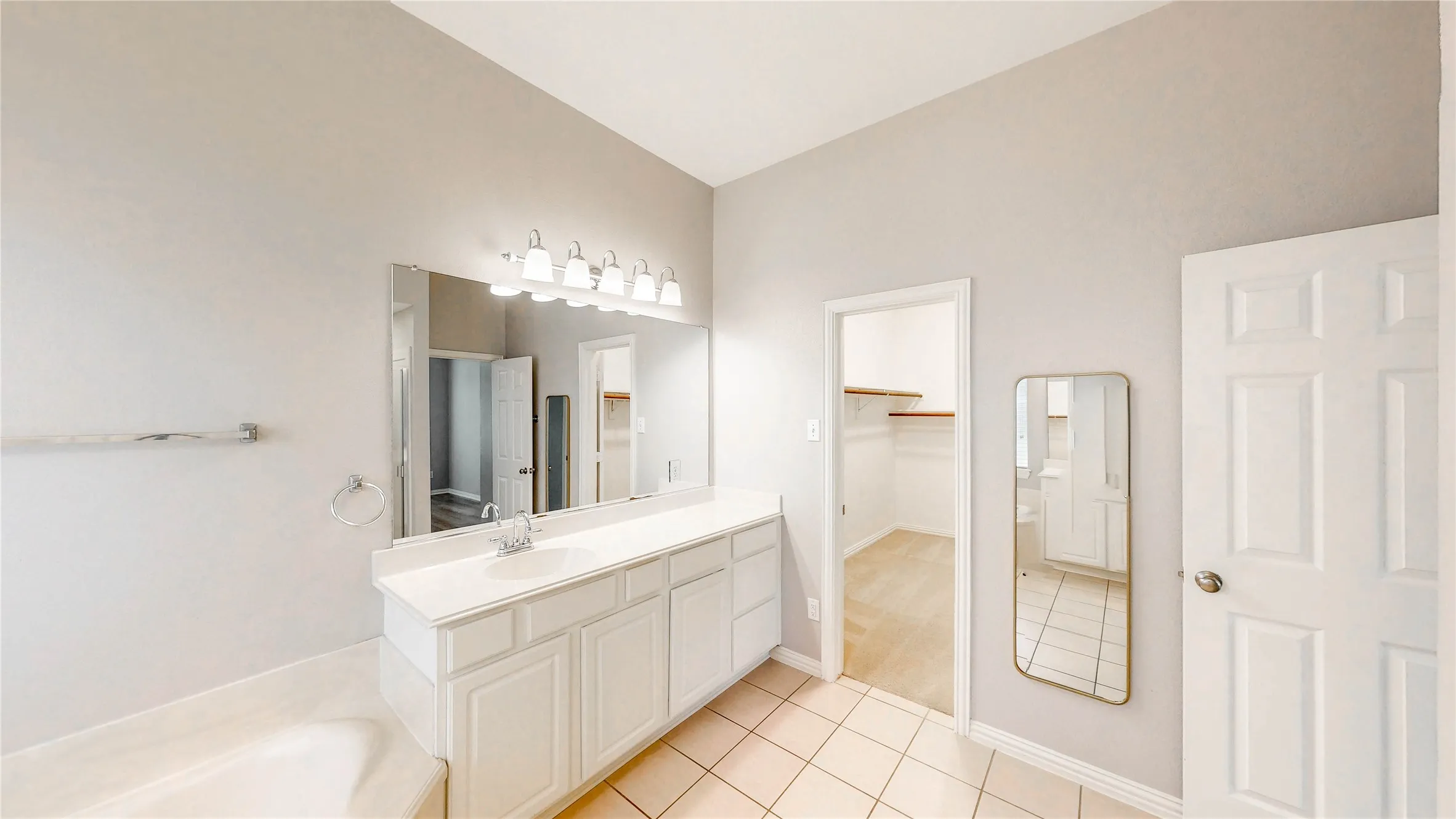 Single Family Residence For Sale in Denton County , 3924 Appleton Lane, Flower Mound, Texas 75022, 3 Bedroom, 2 Bathroom, 2 Garage spaces, 2,552 Sqft, built in 2003, mls#21325543, Real Estate Agent in Flower Mound, Homes For Sale in Denton county, Homes For Sale in Flower Mound, Realtor in Flower Mound Texas, Real Estate Brokerage Independent Realty Texas, Luminita Cordes Realtor