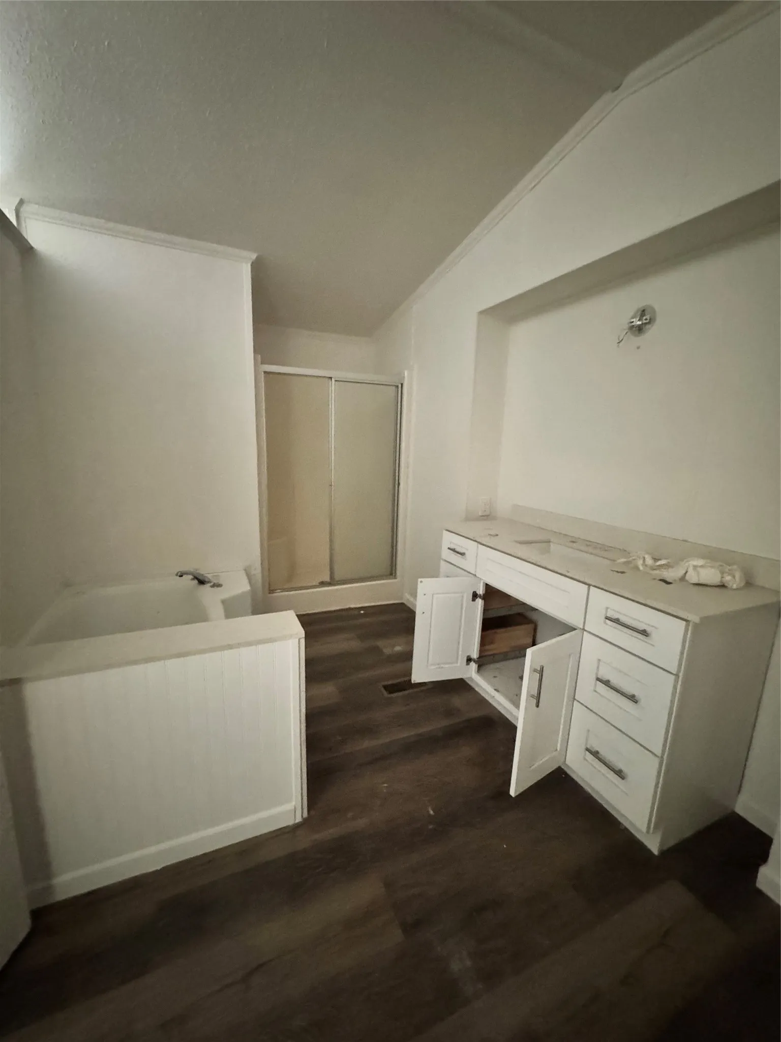 Mobile Home For Sale in Henderson County , 108 Charlies Pl Road, Trinidad, Texas 75163, 3 Bedroom, 2 Bathroom, Garage spaces, 1,216 Sqft, built in 2023, mls#21325552, Real Estate Agent in Trinidad, Homes For Sale in Henderson county, Homes For Sale in Trinidad, Realtor in Trinidad Texas, Real Estate Brokerage Independent Realty Texas, Luminita Cordes Realtor