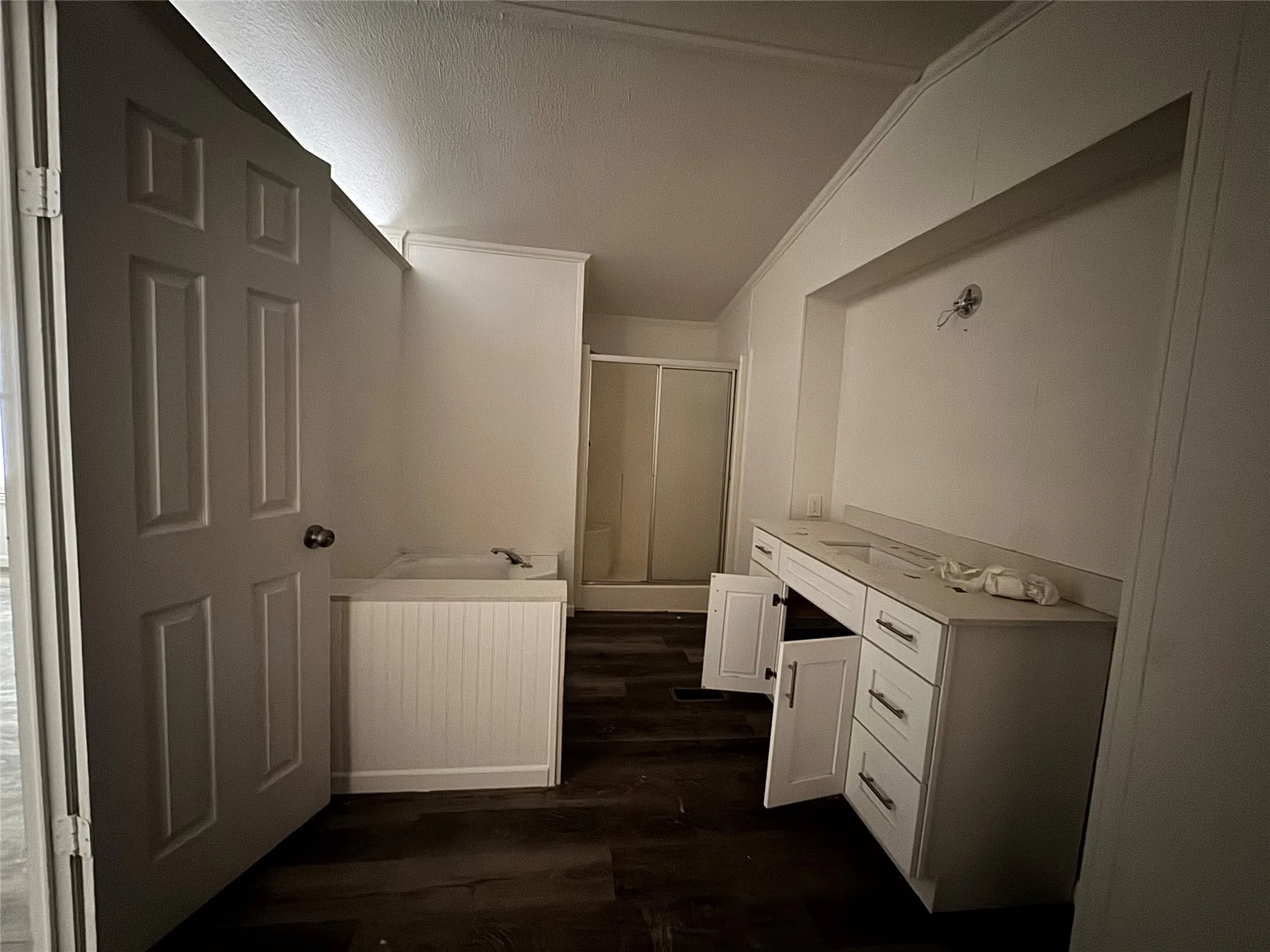 Mobile Home For Sale in Henderson County , 108 Charlies Pl Road, Trinidad, Texas 75163, 3 Bedroom, 2 Bathroom, Garage spaces, 1,216 Sqft, built in 2023, mls#21325552, Real Estate Agent in Trinidad, Homes For Sale in Henderson county, Homes For Sale in Trinidad, Realtor in Trinidad Texas, Real Estate Brokerage Independent Realty Texas, Luminita Cordes Realtor
