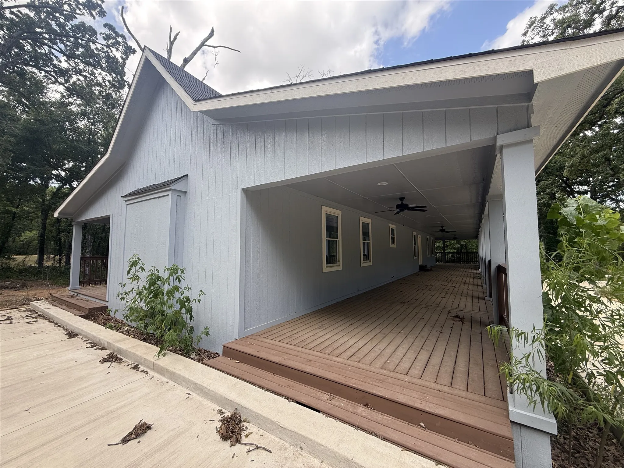 Mobile Home For Sale in Henderson County , 108 Charlies Pl Road, Trinidad, Texas 75163, 3 Bedroom, 2 Bathroom, Garage spaces, 1,216 Sqft, built in 2023, mls#21325552, Real Estate Agent in Trinidad, Homes For Sale in Henderson county, Homes For Sale in Trinidad, Realtor in Trinidad Texas, Real Estate Brokerage Independent Realty Texas, Luminita Cordes Realtor