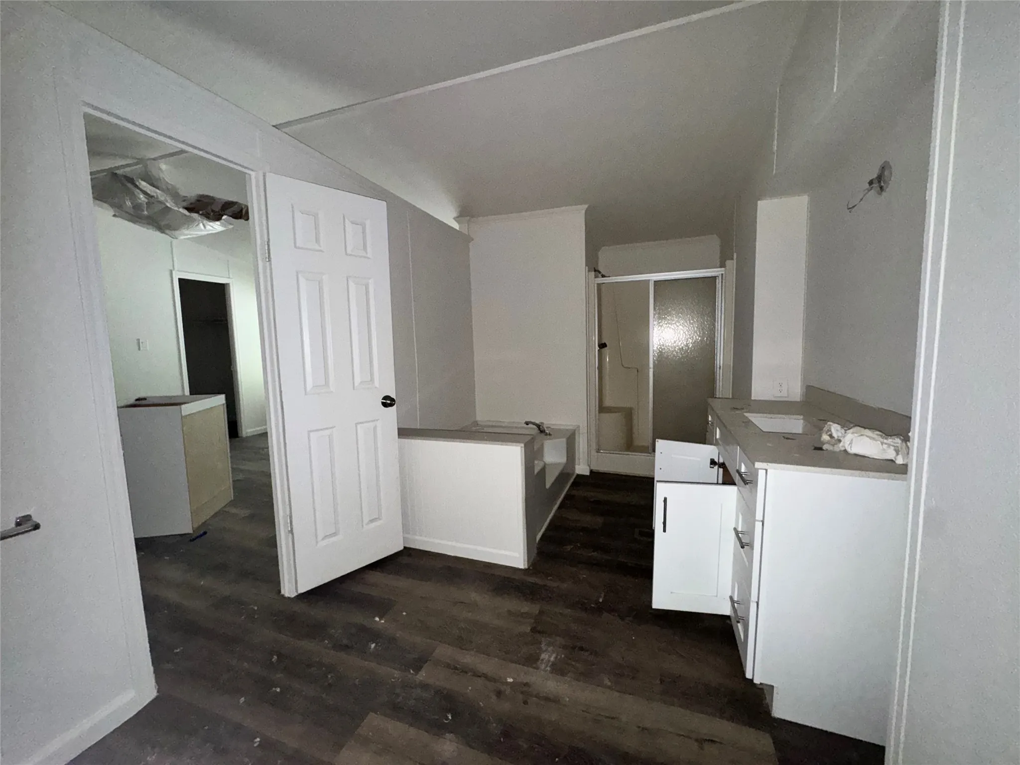 Mobile Home For Sale in Henderson County , 108 Charlies Pl Road, Trinidad, Texas 75163, 3 Bedroom, 2 Bathroom, Garage spaces, 1,216 Sqft, built in 2023, mls#21325552, Real Estate Agent in Trinidad, Homes For Sale in Henderson county, Homes For Sale in Trinidad, Realtor in Trinidad Texas, Real Estate Brokerage Independent Realty Texas, Luminita Cordes Realtor