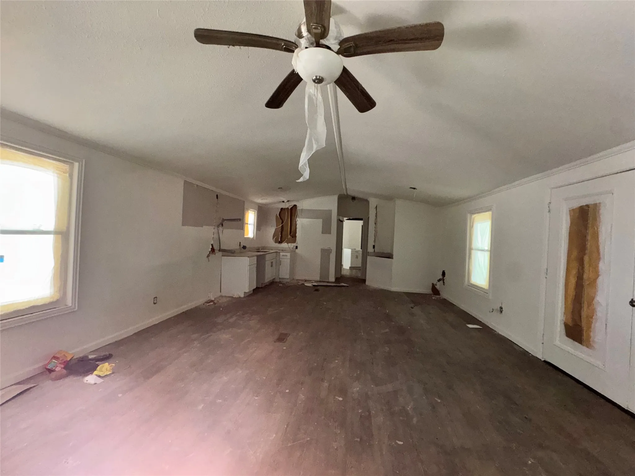 Mobile Home For Sale in Henderson County , 108 Charlies Pl Road, Trinidad, Texas 75163, 3 Bedroom, 2 Bathroom, Garage spaces, 1,216 Sqft, built in 2023, mls#21325552, Real Estate Agent in Trinidad, Homes For Sale in Henderson county, Homes For Sale in Trinidad, Realtor in Trinidad Texas, Real Estate Brokerage Independent Realty Texas, Luminita Cordes Realtor
