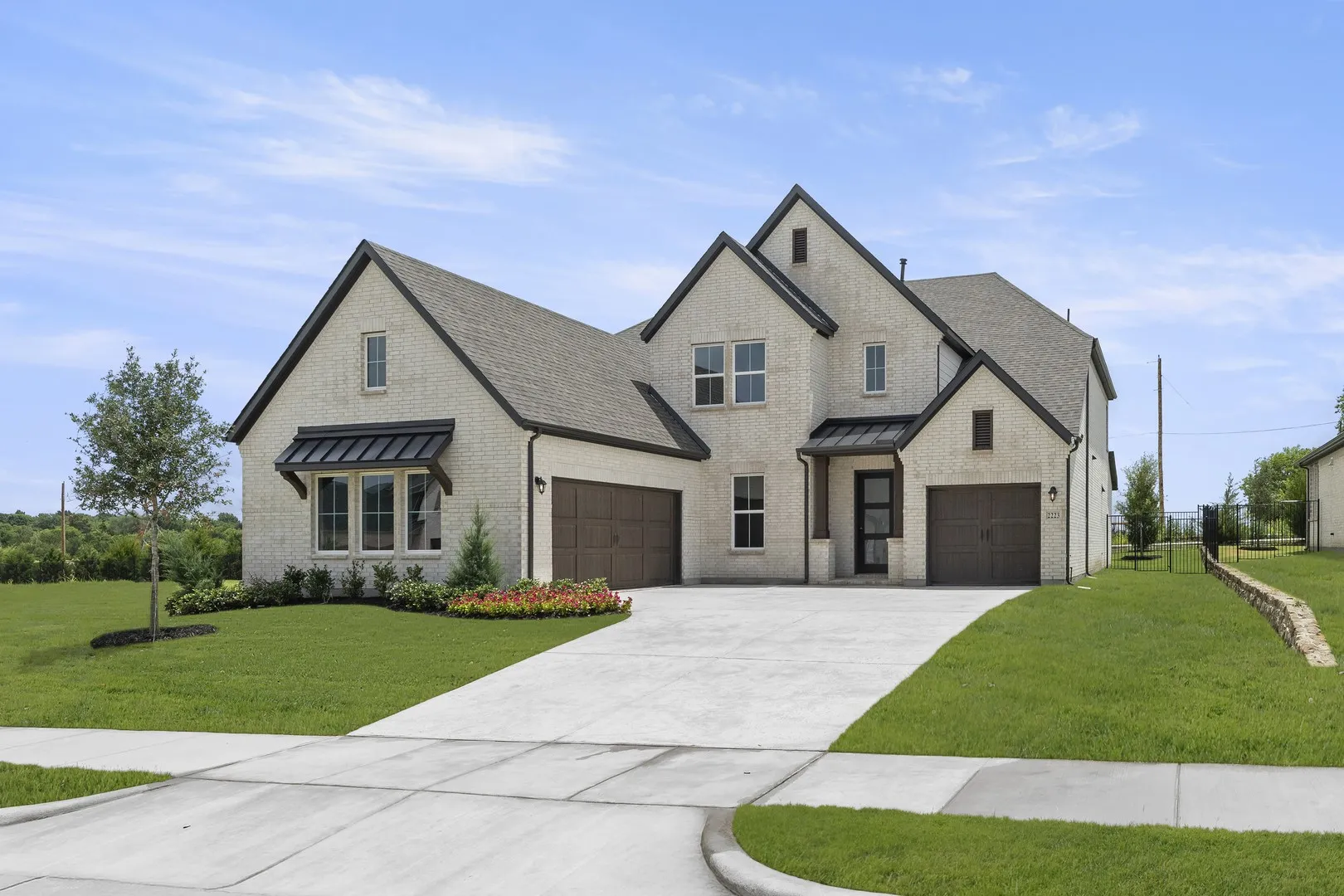 03. 2223 Wickersham - Front (2)