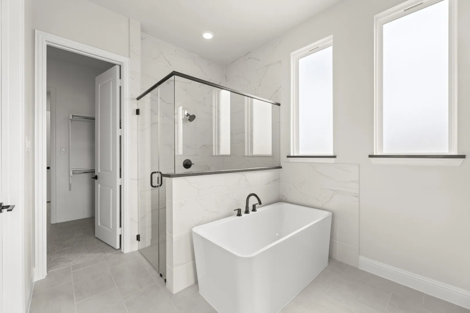 15. 2223 Wickersham - Bath (2)