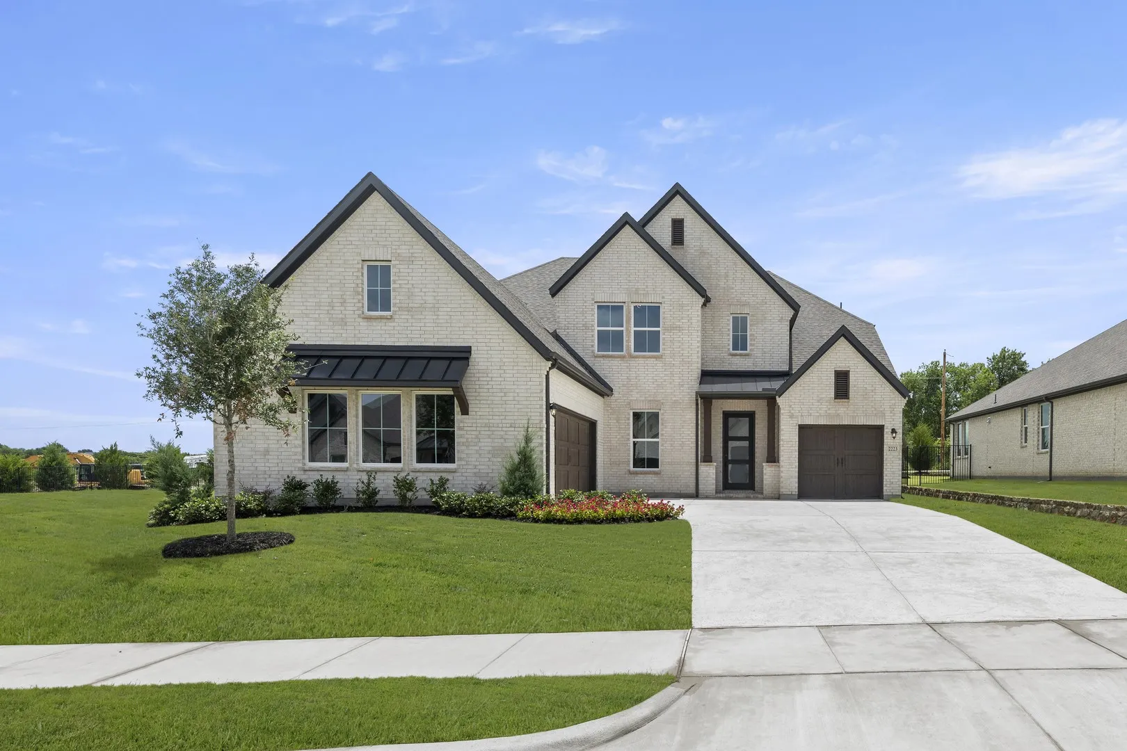 02. 2223 Wickersham - Front