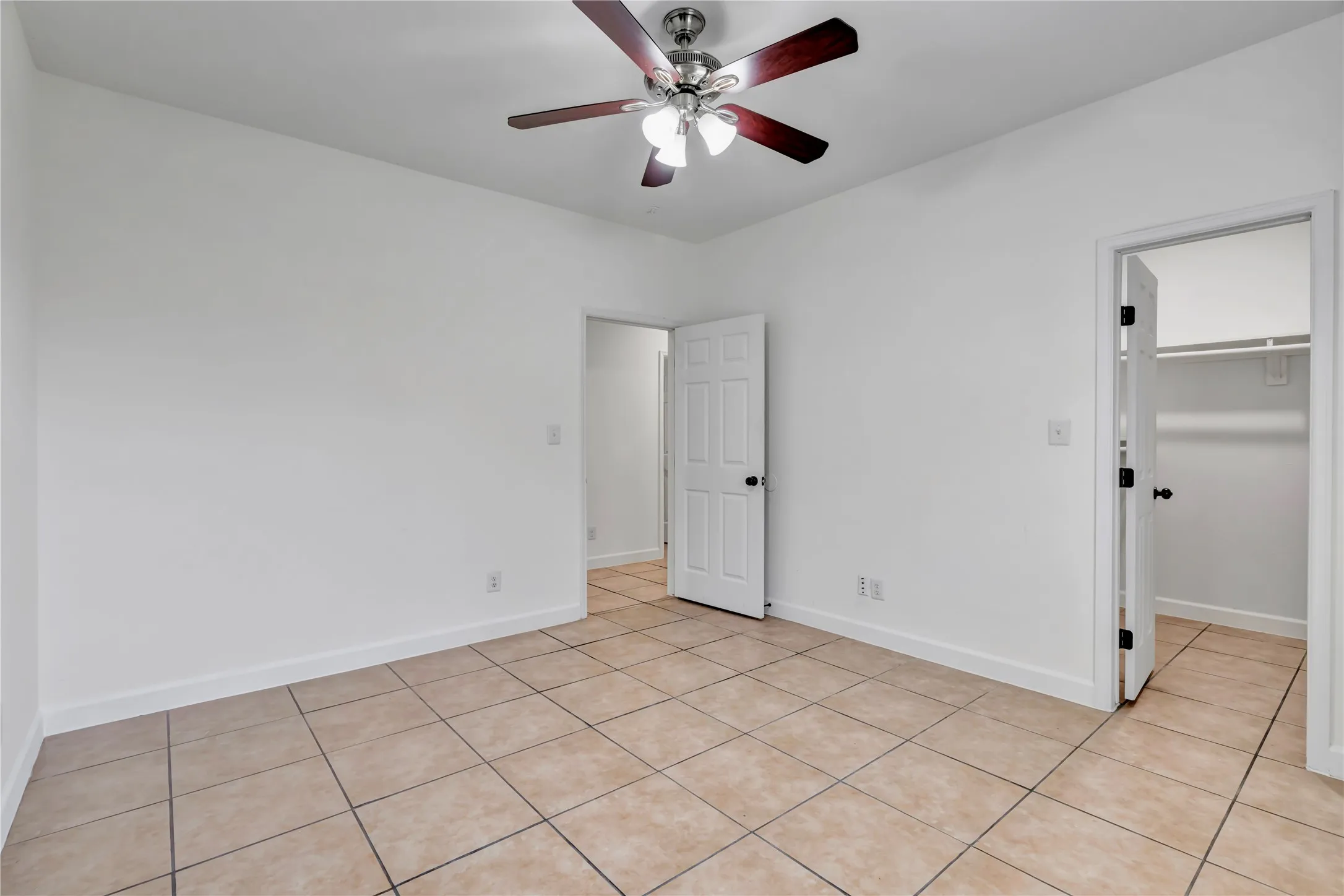 Single Family Residence For Sale in Tarrant County , 3022 Loving Avenue, Fort Worth, Texas 76106, 4 Bedroom, 2 Bathroom, Garage spaces, 2,047 Sqft, built in 2010, Price $289,900, mls#21325557, Real Estate Agent in Fort Worth, Homes For Sale in Tarrant county, Homes For Sale in Fort Worth, Realtor in Fort Worth Texas, Real Estate Brokerage Independent Realty Texas, Luminita Cordes Realtor