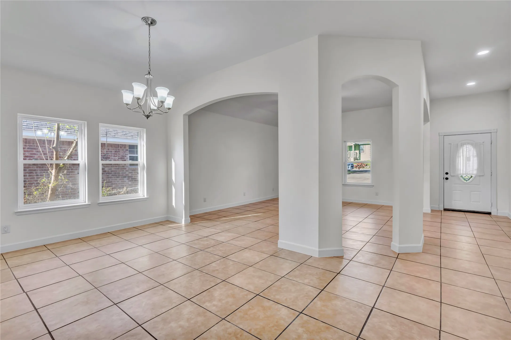 Single Family Residence For Sale in Tarrant County , 3022 Loving Avenue, Fort Worth, Texas 76106, 4 Bedroom, 2 Bathroom, Garage spaces, 2,047 Sqft, built in 2010, Price $289,900, mls#21325557, Real Estate Agent in Fort Worth, Homes For Sale in Tarrant county, Homes For Sale in Fort Worth, Realtor in Fort Worth Texas, Real Estate Brokerage Independent Realty Texas, Luminita Cordes Realtor