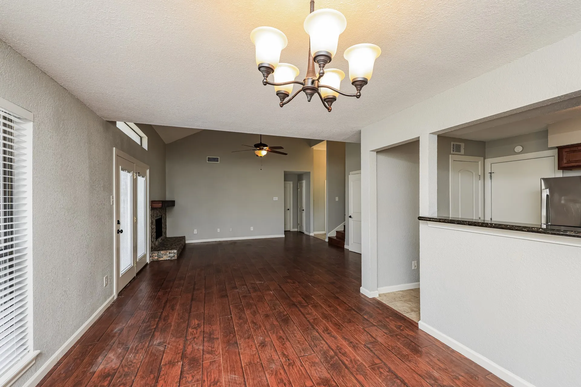 Single Family Residence For Sale in Dallas County , 1107 Carrington Court, Irving, Texas 75060, 3 Bedroom, 3 Bathroom, 2 Garage spaces, 1,867 Sqft, built in 1984, Price $354,100, mls#21325473, Real Estate Agent in Irving, Homes For Sale in Dallas county, Homes For Sale in Irving, Realtor in Irving Texas, Real Estate Brokerage Independent Realty Texas, Luminita Cordes Realtor