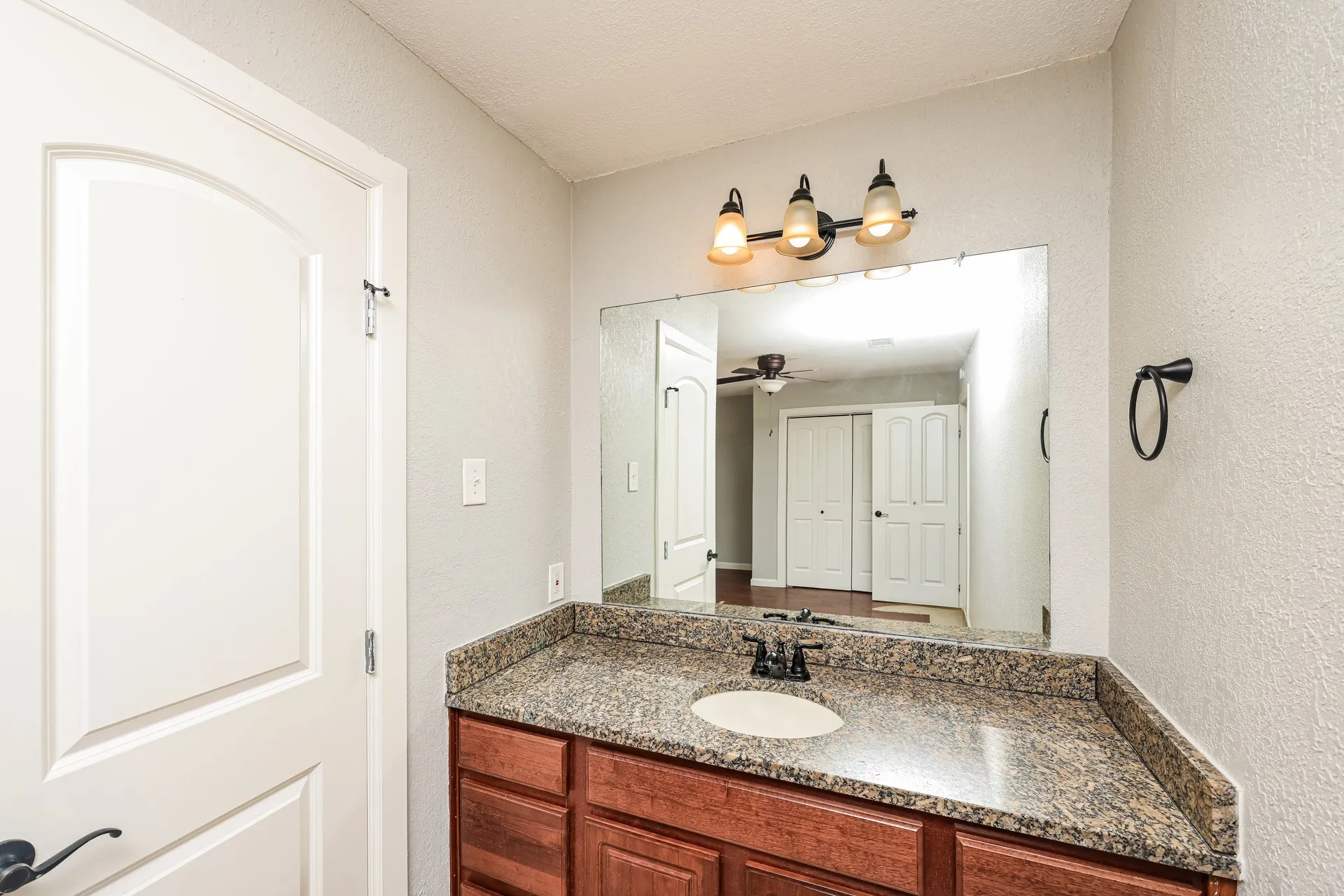 Single Family Residence For Sale in Dallas County , 1107 Carrington Court, Irving, Texas 75060, 3 Bedroom, 3 Bathroom, 2 Garage spaces, 1,867 Sqft, built in 1984, Price $354,100, mls#21325473, Real Estate Agent in Irving, Homes For Sale in Dallas county, Homes For Sale in Irving, Realtor in Irving Texas, Real Estate Brokerage Independent Realty Texas, Luminita Cordes Realtor