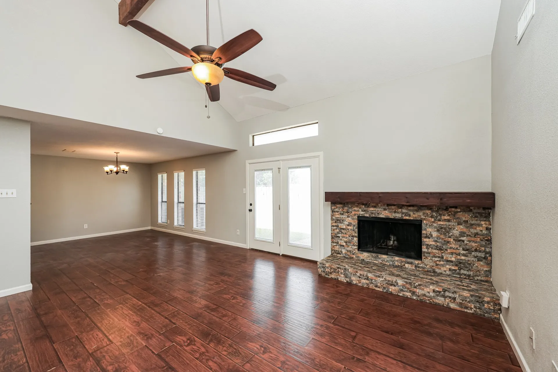 Single Family Residence For Sale in Dallas County , 1107 Carrington Court, Irving, Texas 75060, 3 Bedroom, 3 Bathroom, 2 Garage spaces, 1,867 Sqft, built in 1984, Price $354,100, mls#21325473, Real Estate Agent in Irving, Homes For Sale in Dallas county, Homes For Sale in Irving, Realtor in Irving Texas, Real Estate Brokerage Independent Realty Texas, Luminita Cordes Realtor