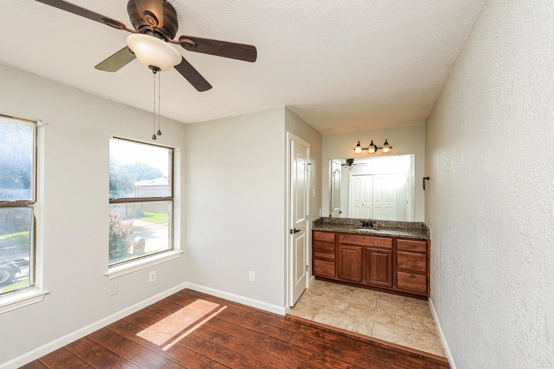 Single Family Residence For Sale in Dallas County , 1107 Carrington Court, Irving, Texas 75060, 3 Bedroom, 3 Bathroom, 2 Garage spaces, 1,867 Sqft, built in 1984, Price $354,100, mls#21325473, Real Estate Agent in Irving, Homes For Sale in Dallas county, Homes For Sale in Irving, Realtor in Irving Texas, Real Estate Brokerage Independent Realty Texas, Luminita Cordes Realtor