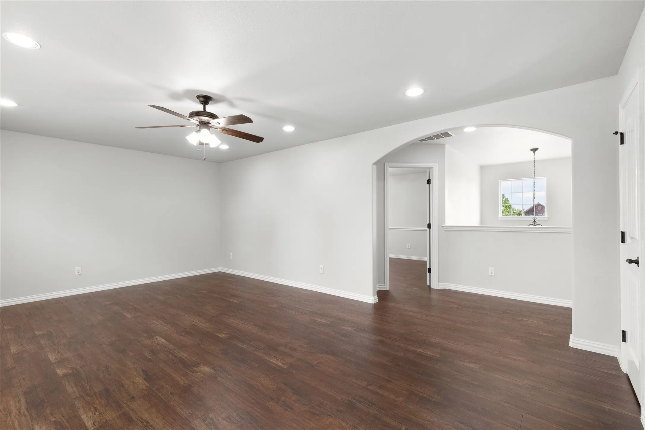 Single Family Residence For Rent in Collin County , 821 Westwood Court, Anna, Texas 75409, 4 Bedroom, 3 Bathroom, 2 Garage spaces, 2,675 Sqft, built in 2011, mls#21324785, Real Estate Agent in Anna, Homes For Rent in Collin county, Homes For Rent in Anna, Realtor in Anna Texas, Real Estate Brokerage Independent Realty Texas, Luminita Cordes Realtor