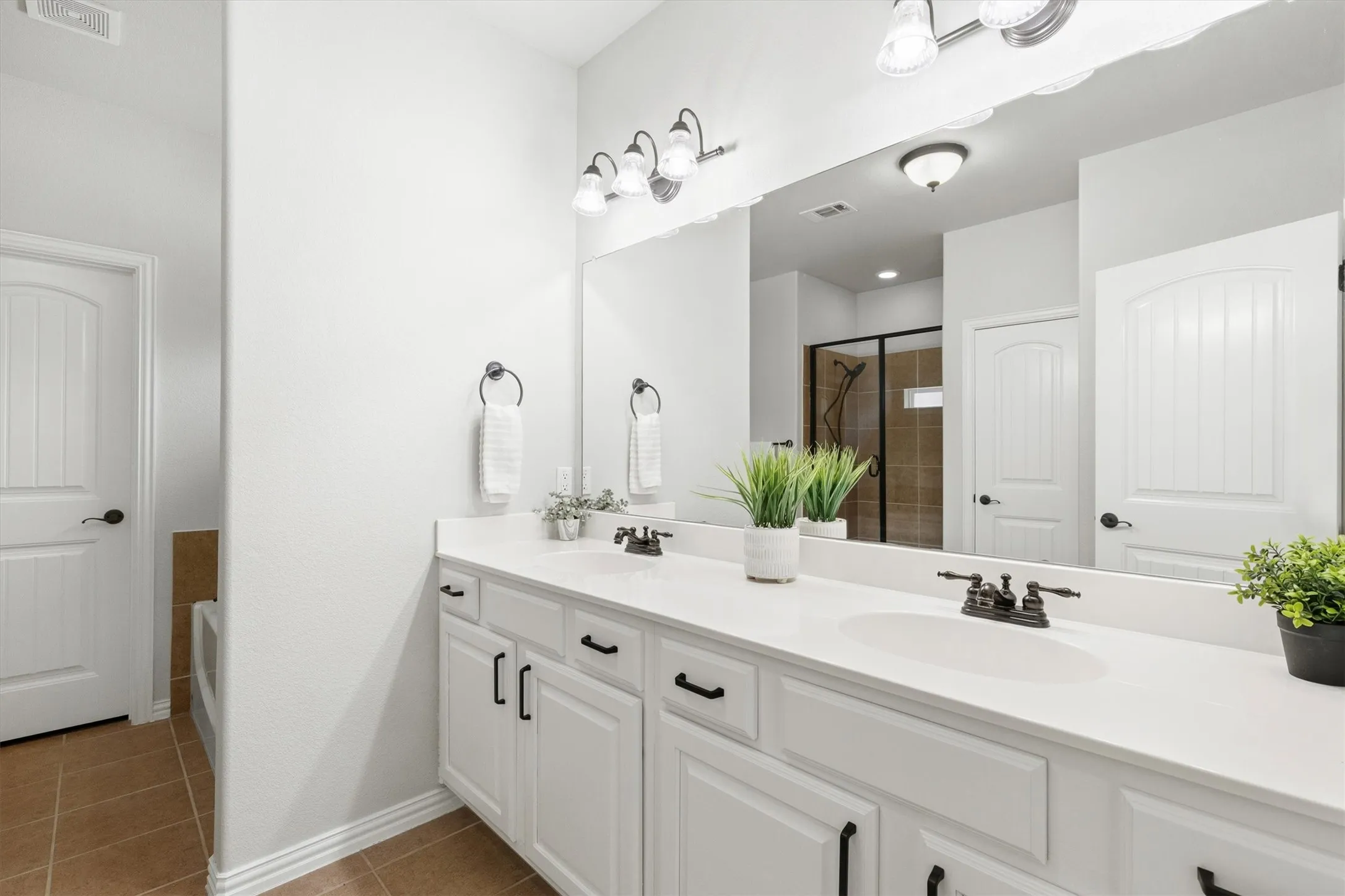 Single Family Residence For Rent in Collin County , 821 Westwood Court, Anna, Texas 75409, 4 Bedroom, 3 Bathroom, 2 Garage spaces, 2,675 Sqft, built in 2011, mls#21324785, Real Estate Agent in Anna, Homes For Rent in Collin county, Homes For Rent in Anna, Realtor in Anna Texas, Real Estate Brokerage Independent Realty Texas, Luminita Cordes Realtor