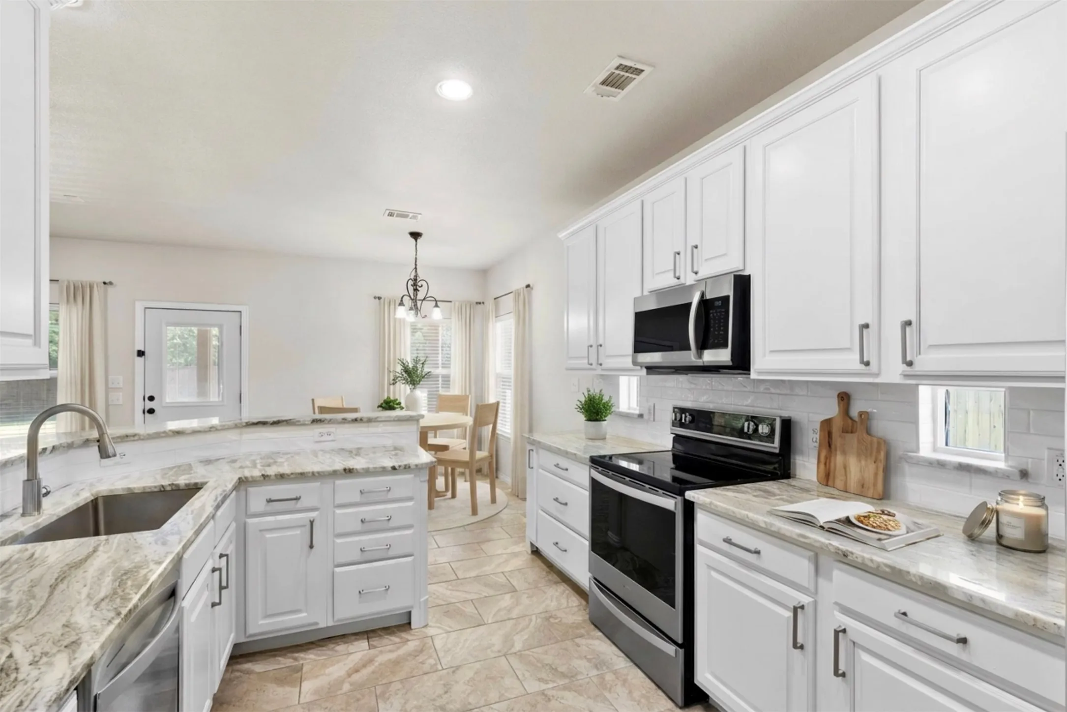 Single Family Residence For Rent in Collin County , 821 Westwood Court, Anna, Texas 75409, 4 Bedroom, 3 Bathroom, 2 Garage spaces, 2,675 Sqft, built in 2011, mls#21324785, Real Estate Agent in Anna, Homes For Rent in Collin county, Homes For Rent in Anna, Realtor in Anna Texas, Real Estate Brokerage Independent Realty Texas, Luminita Cordes Realtor