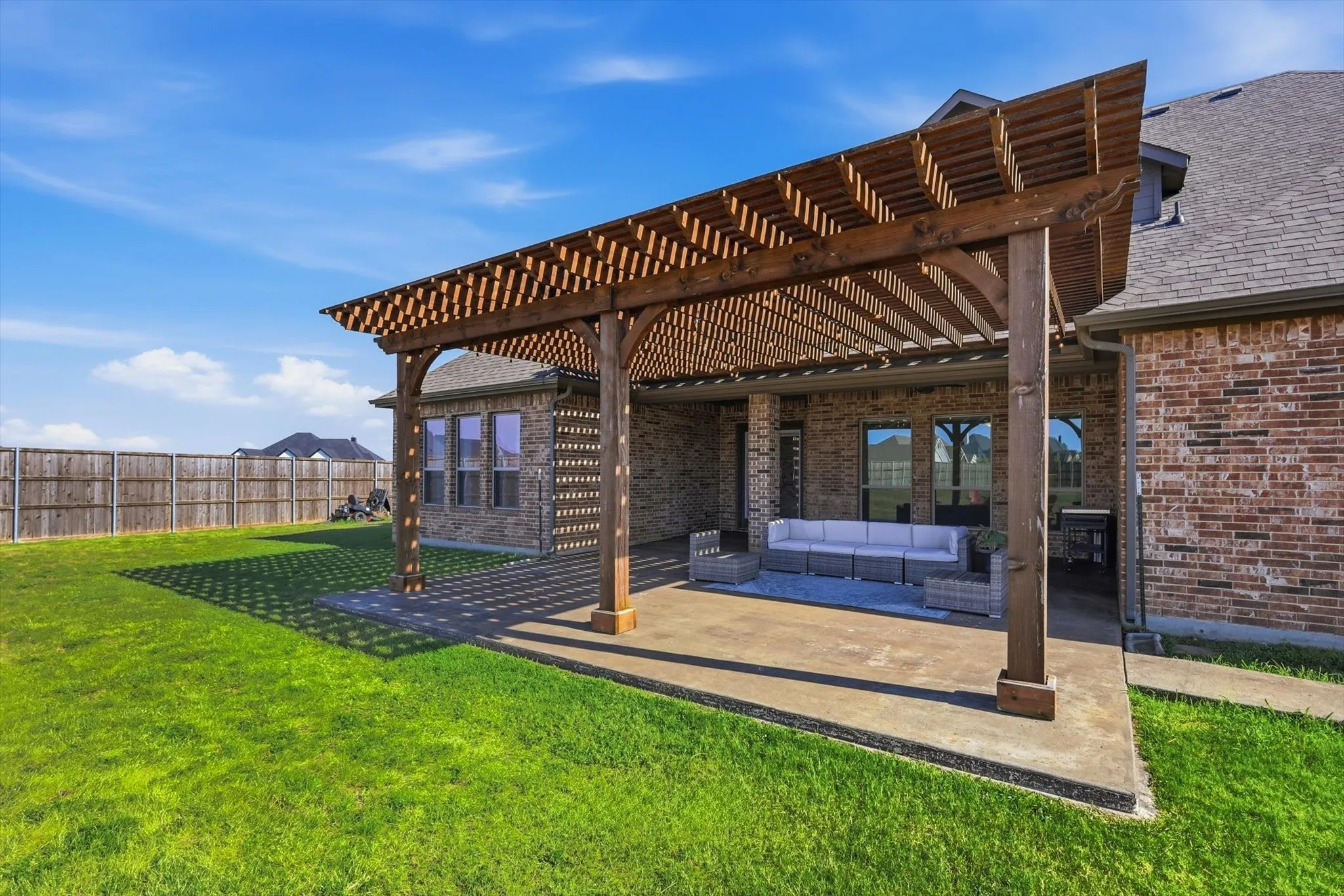 Single Family Residence For Sale in Ellis County , 1231 Poppie Lane, Midlothian, Texas 76065, 4 Bedroom, 4 Bathroom, 3 Garage spaces, 3,504 Sqft, built in 2019, mls#21324428, Real Estate Agent in Midlothian, Homes For Sale in Ellis county, Homes For Sale in Midlothian, Realtor in Midlothian Texas, Real Estate Brokerage Independent Realty Texas, Luminita Cordes Realtor