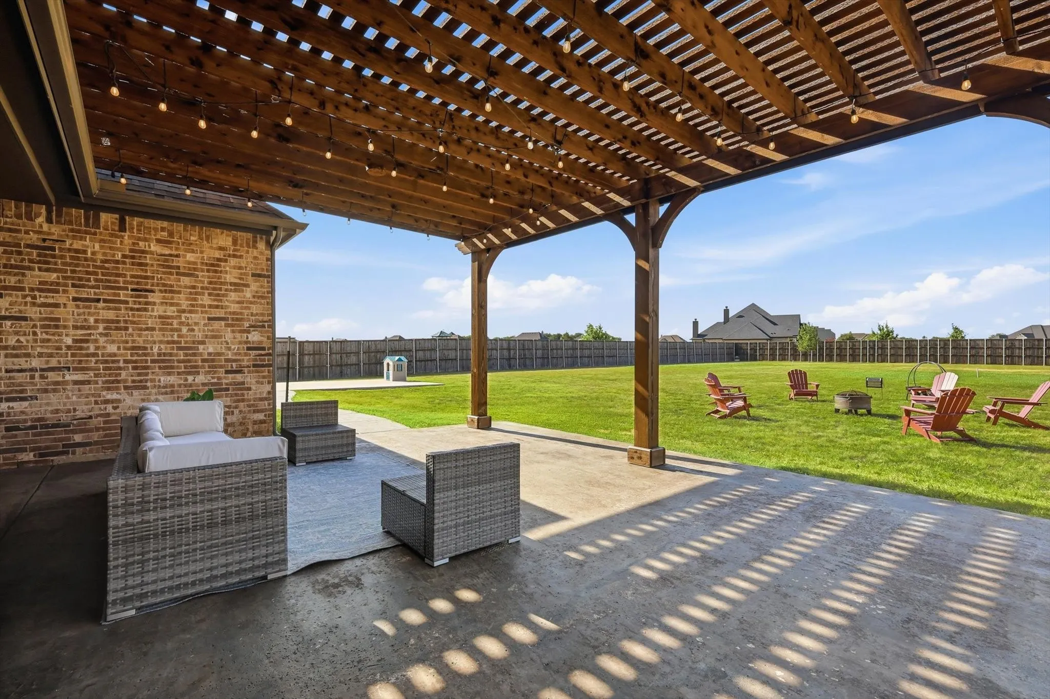 Single Family Residence For Sale in Ellis County , 1231 Poppie Lane, Midlothian, Texas 76065, 4 Bedroom, 4 Bathroom, 3 Garage spaces, 3,504 Sqft, built in 2019, mls#21324428, Real Estate Agent in Midlothian, Homes For Sale in Ellis county, Homes For Sale in Midlothian, Realtor in Midlothian Texas, Real Estate Brokerage Independent Realty Texas, Luminita Cordes Realtor
