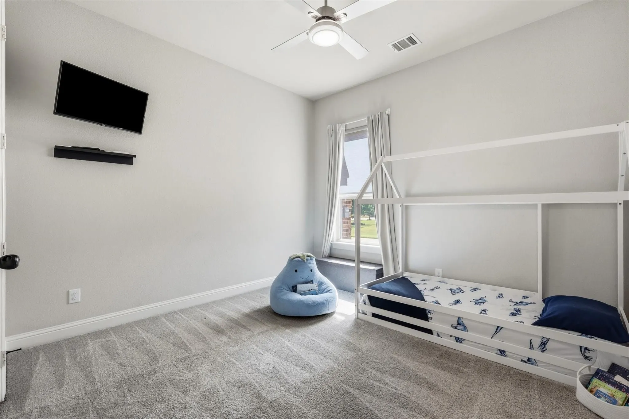 Single Family Residence For Sale in Ellis County , 1231 Poppie Lane, Midlothian, Texas 76065, 4 Bedroom, 4 Bathroom, 3 Garage spaces, 3,504 Sqft, built in 2019, mls#21324428, Real Estate Agent in Midlothian, Homes For Sale in Ellis county, Homes For Sale in Midlothian, Realtor in Midlothian Texas, Real Estate Brokerage Independent Realty Texas, Luminita Cordes Realtor
