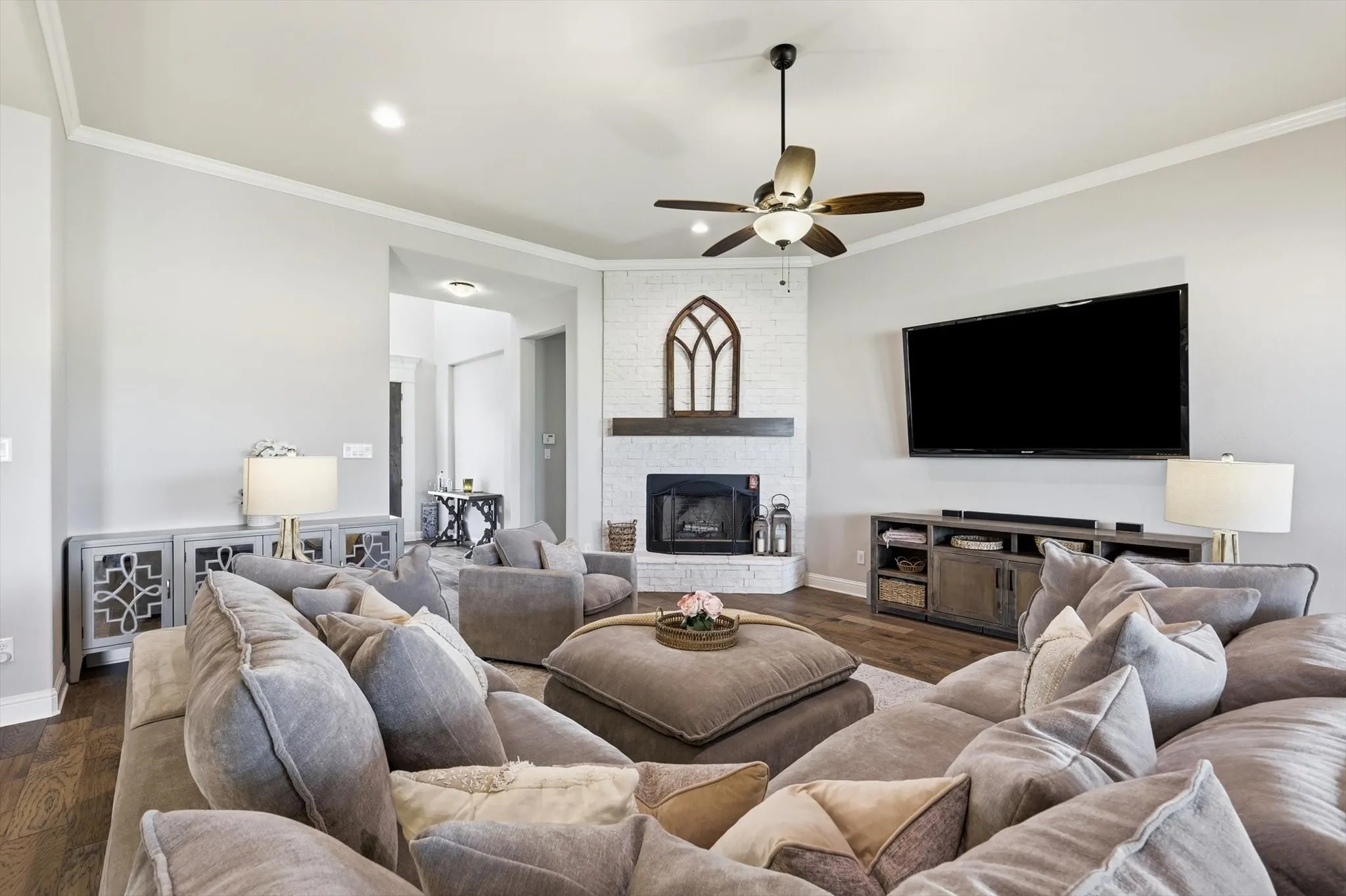 Single Family Residence For Sale in Ellis County , 1231 Poppie Lane, Midlothian, Texas 76065, 4 Bedroom, 4 Bathroom, 3 Garage spaces, 3,504 Sqft, built in 2019, mls#21324428, Real Estate Agent in Midlothian, Homes For Sale in Ellis county, Homes For Sale in Midlothian, Realtor in Midlothian Texas, Real Estate Brokerage Independent Realty Texas, Luminita Cordes Realtor