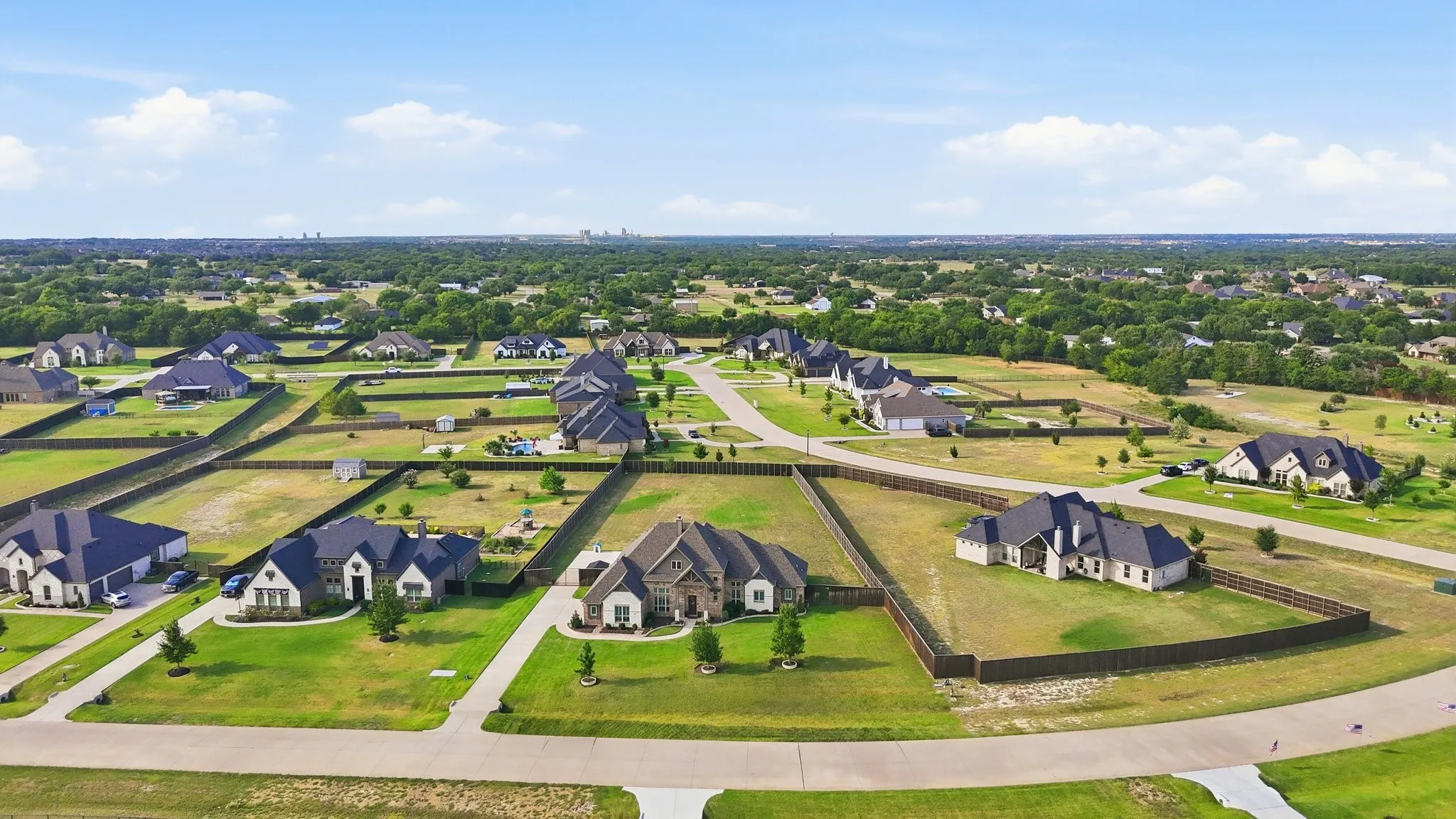 Single Family Residence For Sale in Ellis County , 1231 Poppie Lane, Midlothian, Texas 76065, 4 Bedroom, 4 Bathroom, 3 Garage spaces, 3,504 Sqft, built in 2019, mls#21324428, Real Estate Agent in Midlothian, Homes For Sale in Ellis county, Homes For Sale in Midlothian, Realtor in Midlothian Texas, Real Estate Brokerage Independent Realty Texas, Luminita Cordes Realtor