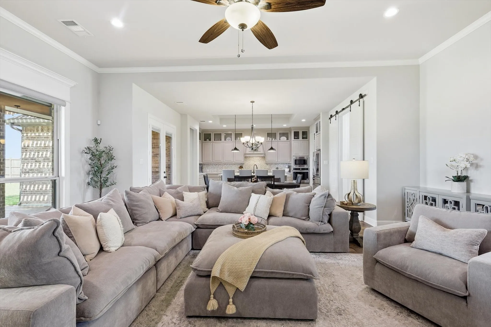 Single Family Residence For Sale in Ellis County , 1231 Poppie Lane, Midlothian, Texas 76065, 4 Bedroom, 4 Bathroom, 3 Garage spaces, 3,504 Sqft, built in 2019, mls#21324428, Real Estate Agent in Midlothian, Homes For Sale in Ellis county, Homes For Sale in Midlothian, Realtor in Midlothian Texas, Real Estate Brokerage Independent Realty Texas, Luminita Cordes Realtor