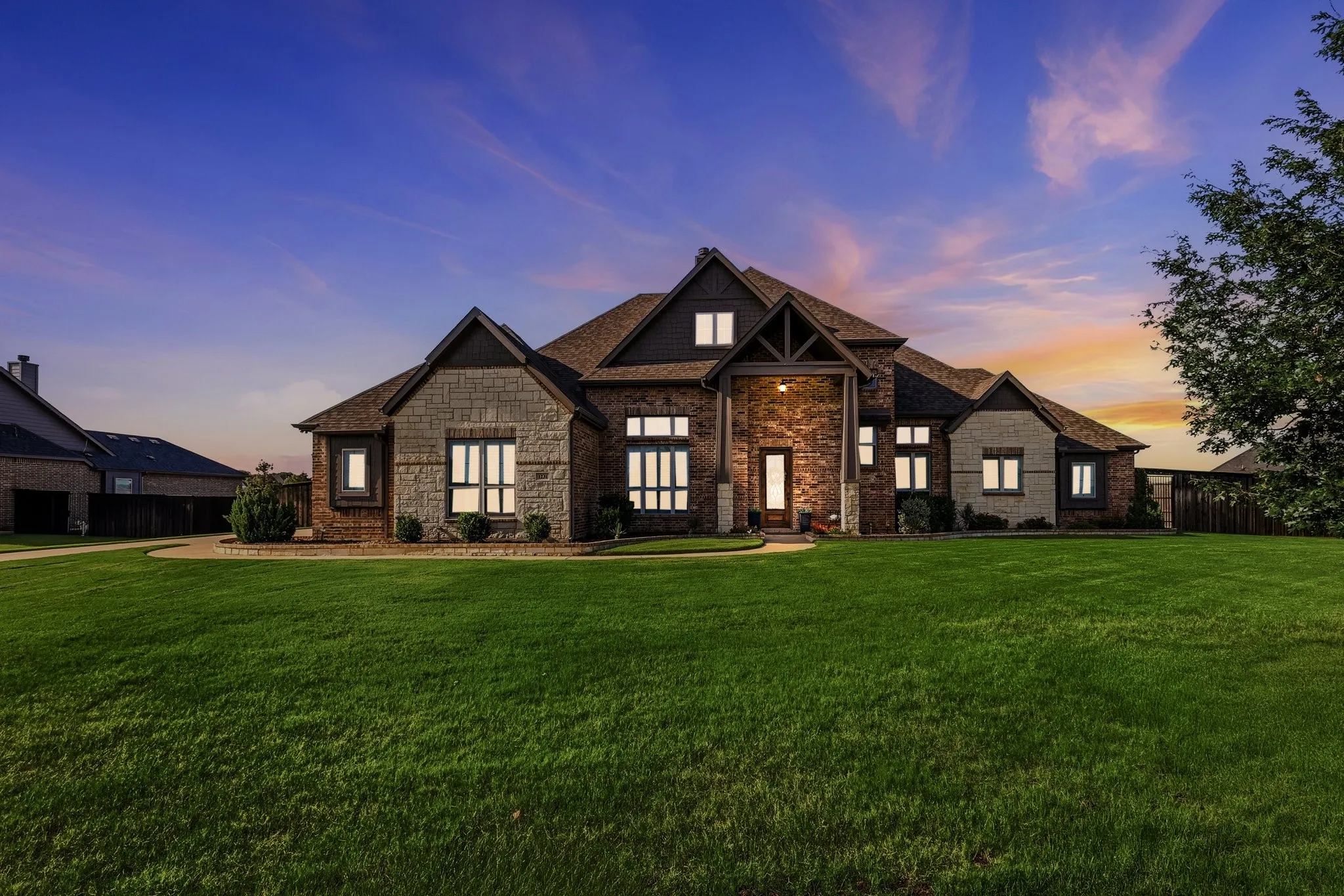 Single Family Residence For Sale in Ellis County , 1231 Poppie Lane, Midlothian, Texas 76065, 4 Bedroom, 4 Bathroom, 3 Garage spaces, 3,504 Sqft, built in 2019, mls#21324428, Real Estate Agent in Midlothian, Homes For Sale in Ellis county, Homes For Sale in Midlothian, Realtor in Midlothian Texas, Real Estate Brokerage Independent Realty Texas, Luminita Cordes Realtor