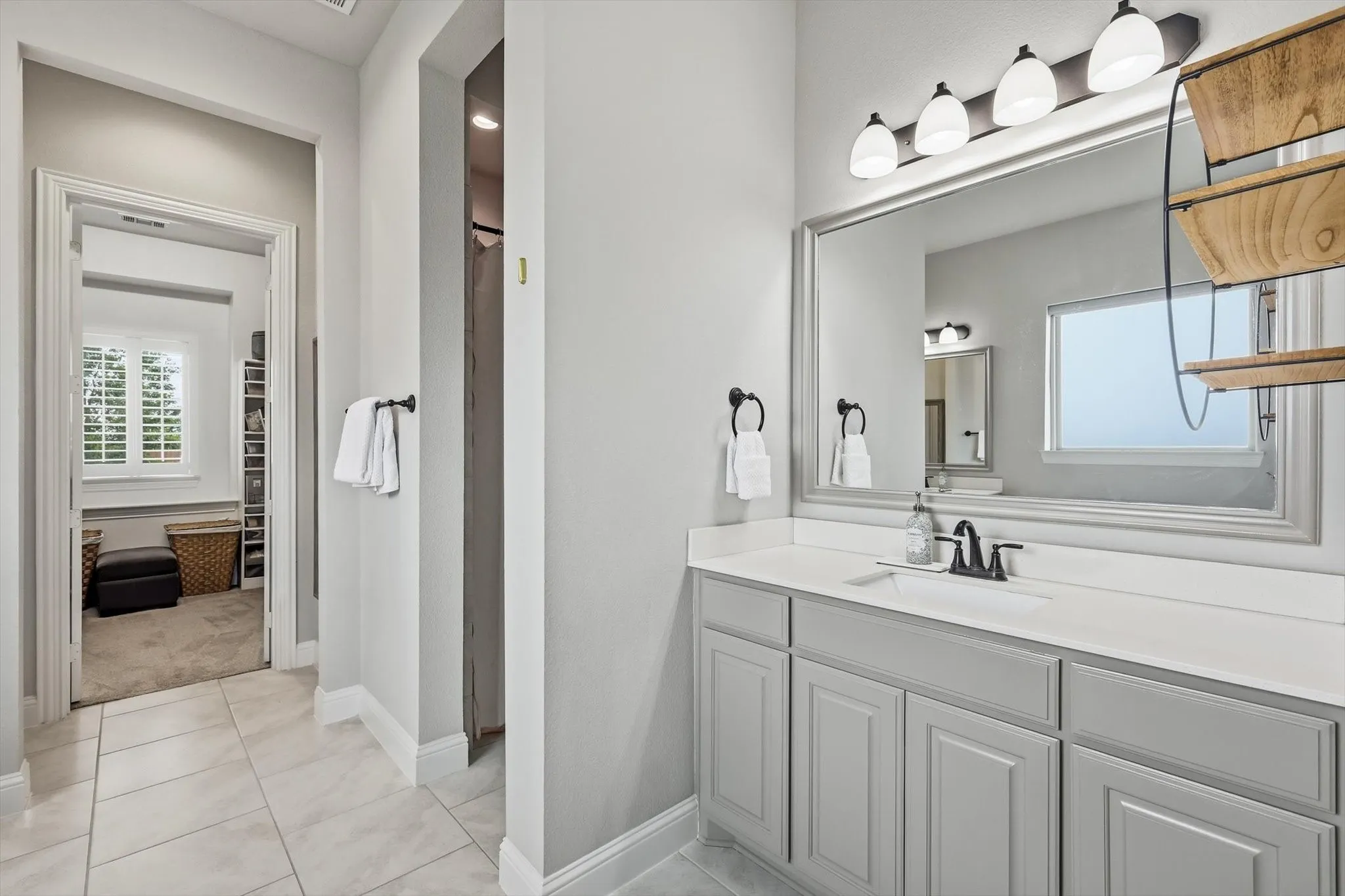Single Family Residence For Sale in Ellis County , 1231 Poppie Lane, Midlothian, Texas 76065, 4 Bedroom, 4 Bathroom, 3 Garage spaces, 3,504 Sqft, built in 2019, mls#21324428, Real Estate Agent in Midlothian, Homes For Sale in Ellis county, Homes For Sale in Midlothian, Realtor in Midlothian Texas, Real Estate Brokerage Independent Realty Texas, Luminita Cordes Realtor