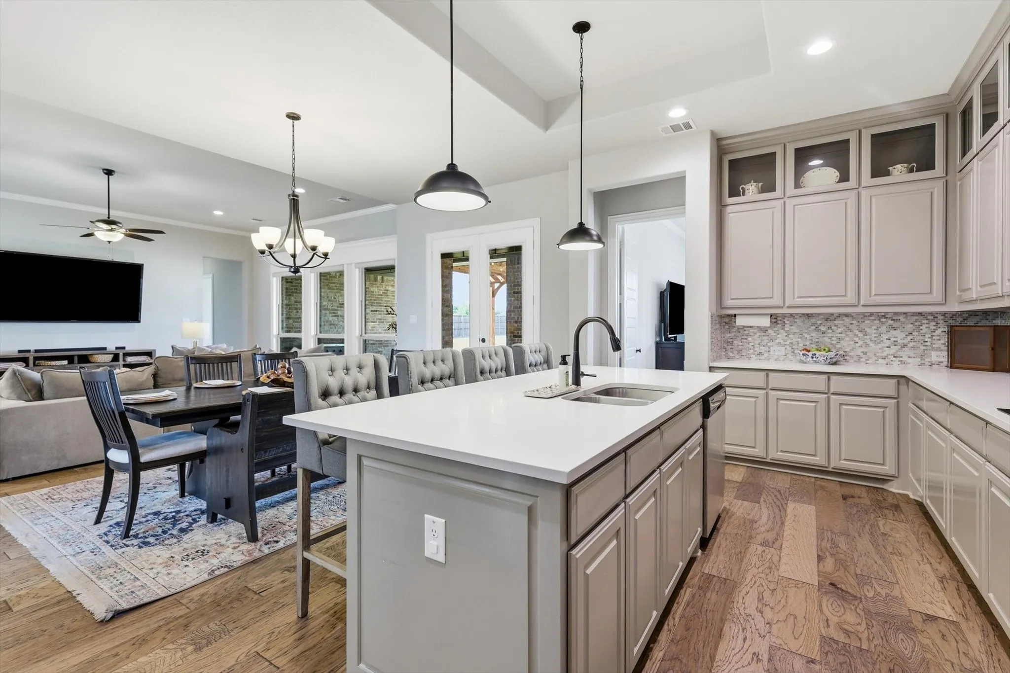 Single Family Residence For Sale in Ellis County , 1231 Poppie Lane, Midlothian, Texas 76065, 4 Bedroom, 4 Bathroom, 3 Garage spaces, 3,504 Sqft, built in 2019, mls#21324428, Real Estate Agent in Midlothian, Homes For Sale in Ellis county, Homes For Sale in Midlothian, Realtor in Midlothian Texas, Real Estate Brokerage Independent Realty Texas, Luminita Cordes Realtor