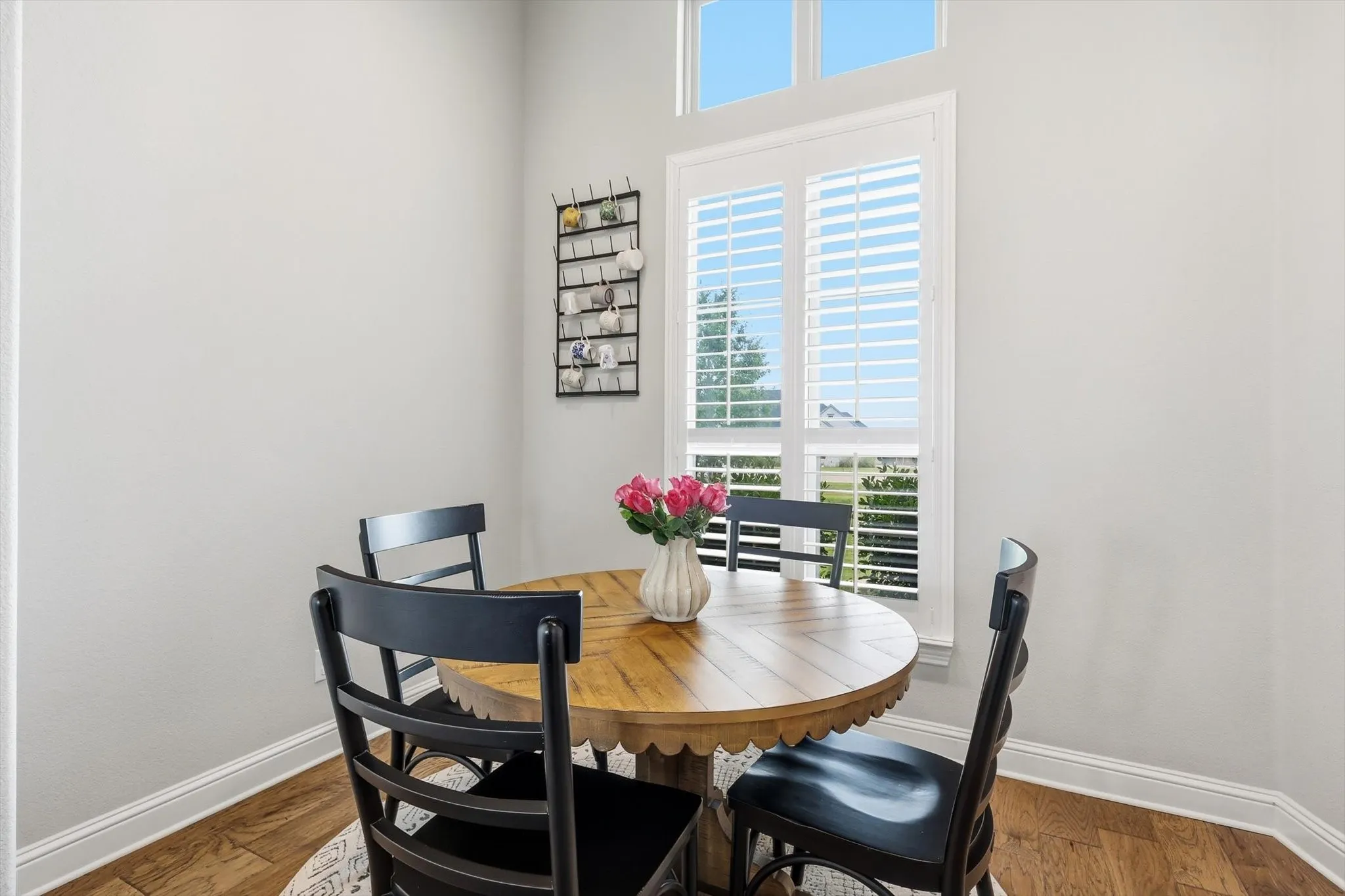 Single Family Residence For Sale in Ellis County , 1231 Poppie Lane, Midlothian, Texas 76065, 4 Bedroom, 4 Bathroom, 3 Garage spaces, 3,504 Sqft, built in 2019, mls#21324428, Real Estate Agent in Midlothian, Homes For Sale in Ellis county, Homes For Sale in Midlothian, Realtor in Midlothian Texas, Real Estate Brokerage Independent Realty Texas, Luminita Cordes Realtor