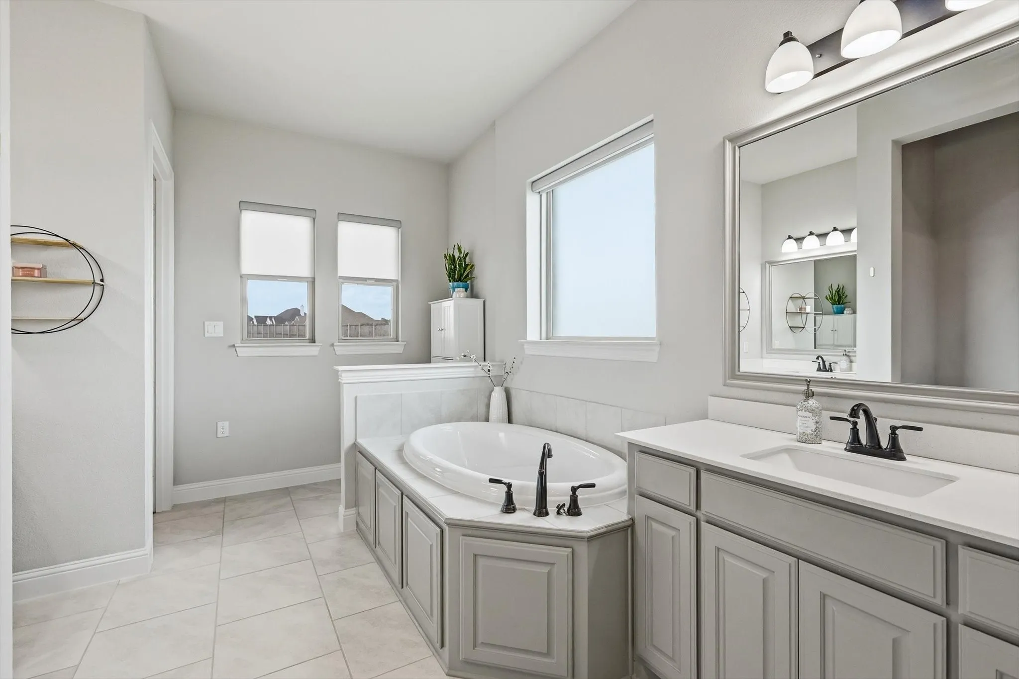 Single Family Residence For Sale in Ellis County , 1231 Poppie Lane, Midlothian, Texas 76065, 4 Bedroom, 4 Bathroom, 3 Garage spaces, 3,504 Sqft, built in 2019, mls#21324428, Real Estate Agent in Midlothian, Homes For Sale in Ellis county, Homes For Sale in Midlothian, Realtor in Midlothian Texas, Real Estate Brokerage Independent Realty Texas, Luminita Cordes Realtor