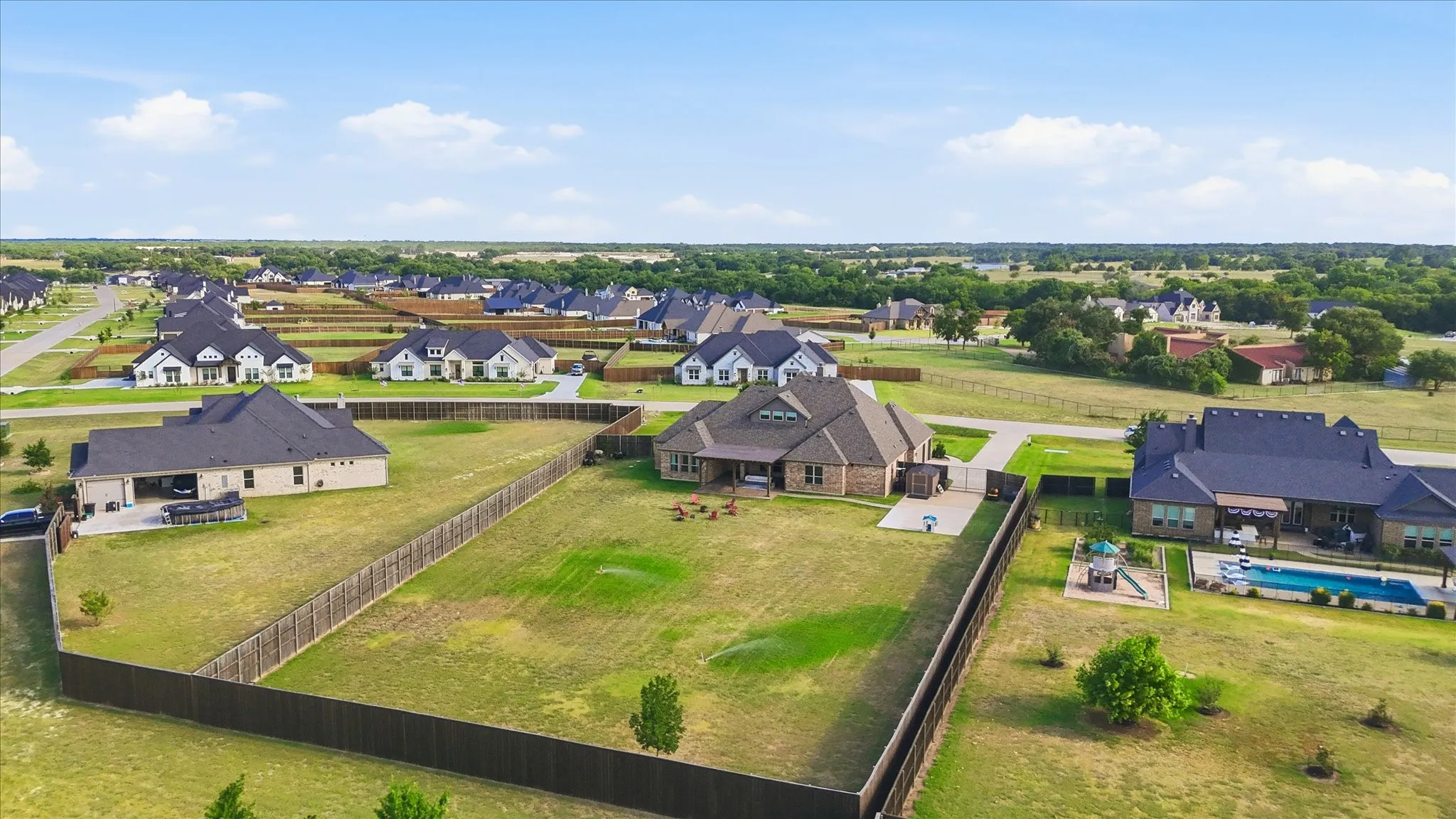 Single Family Residence For Sale in Ellis County , 1231 Poppie Lane, Midlothian, Texas 76065, 4 Bedroom, 4 Bathroom, 3 Garage spaces, 3,504 Sqft, built in 2019, mls#21324428, Real Estate Agent in Midlothian, Homes For Sale in Ellis county, Homes For Sale in Midlothian, Realtor in Midlothian Texas, Real Estate Brokerage Independent Realty Texas, Luminita Cordes Realtor