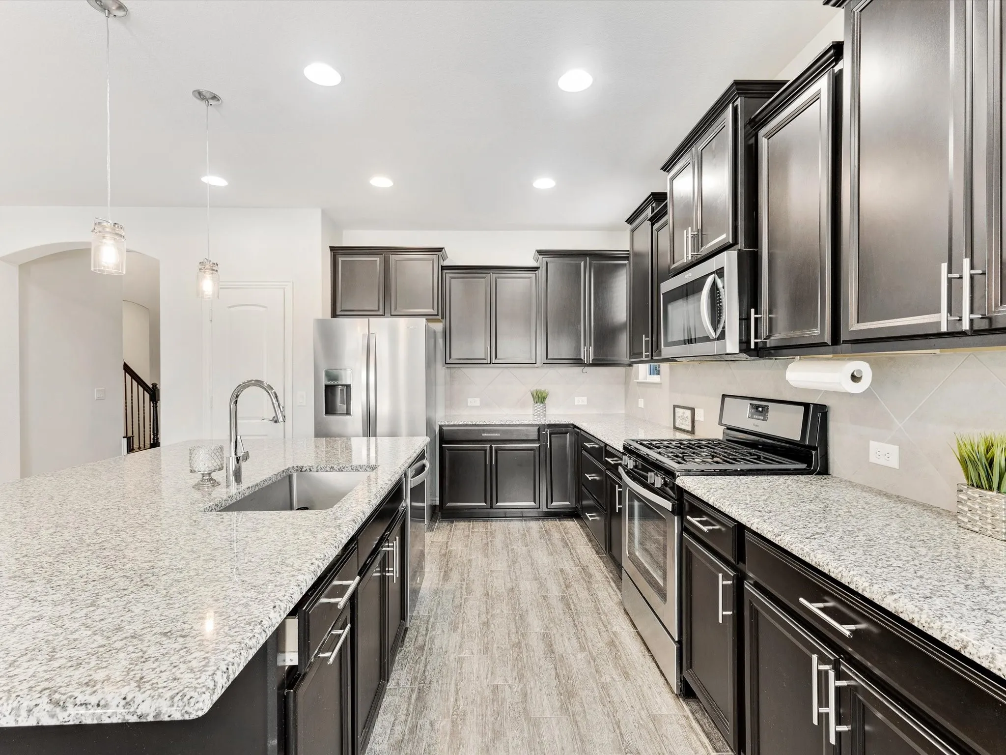 Single Family Residence For Sale in Johnson County , 3809 Cicada Lane, Mansfield, Texas 76084, 4 Bedroom, 4 Bathroom, 2 Garage spaces, 3,467 Sqft, built in 2018, mls#21325121, Real Estate Agent in Mansfield, Homes For Sale in Johnson county, Homes For Sale in Mansfield, Realtor in Mansfield Texas, Real Estate Brokerage Independent Realty Texas, Luminita Cordes Realtor